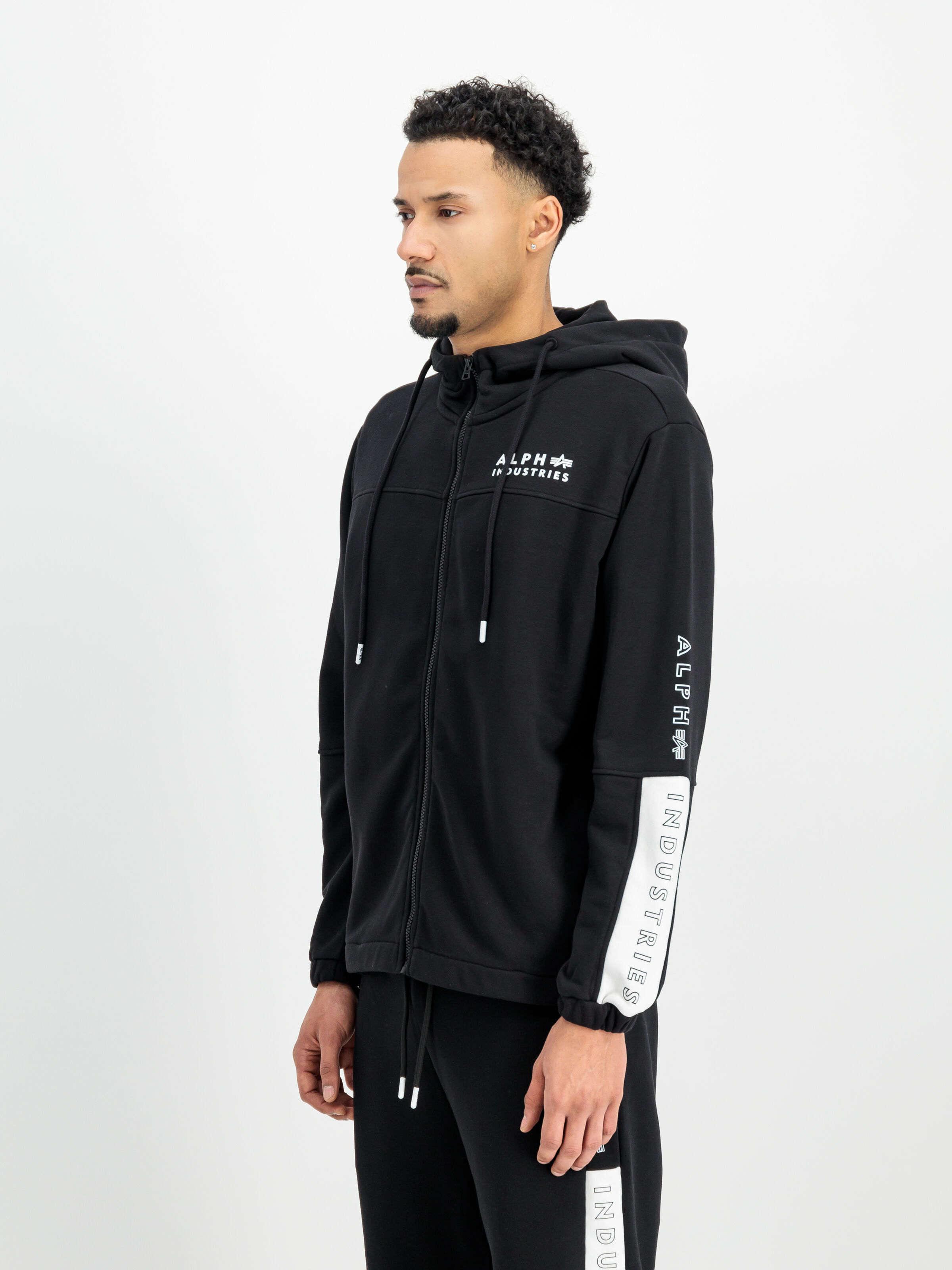 Track Alpha Jacket black 156338_03_2_model_00002_151981