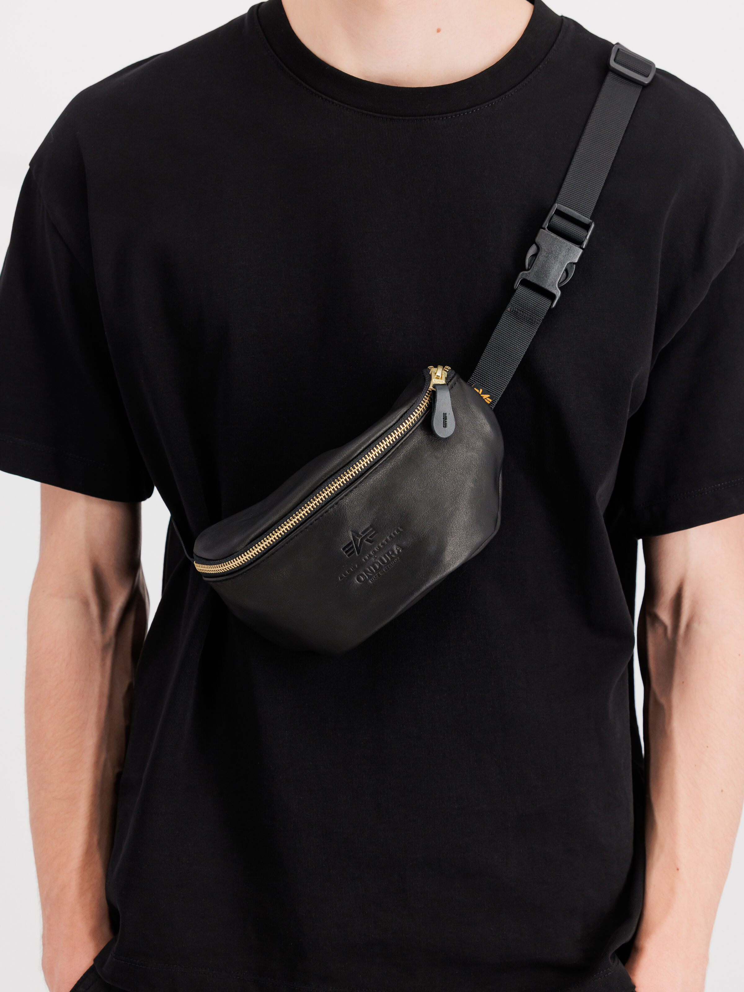 ALPHA x ONDURA Leather Hip Bag black 768103_03_2_model_00001_211250