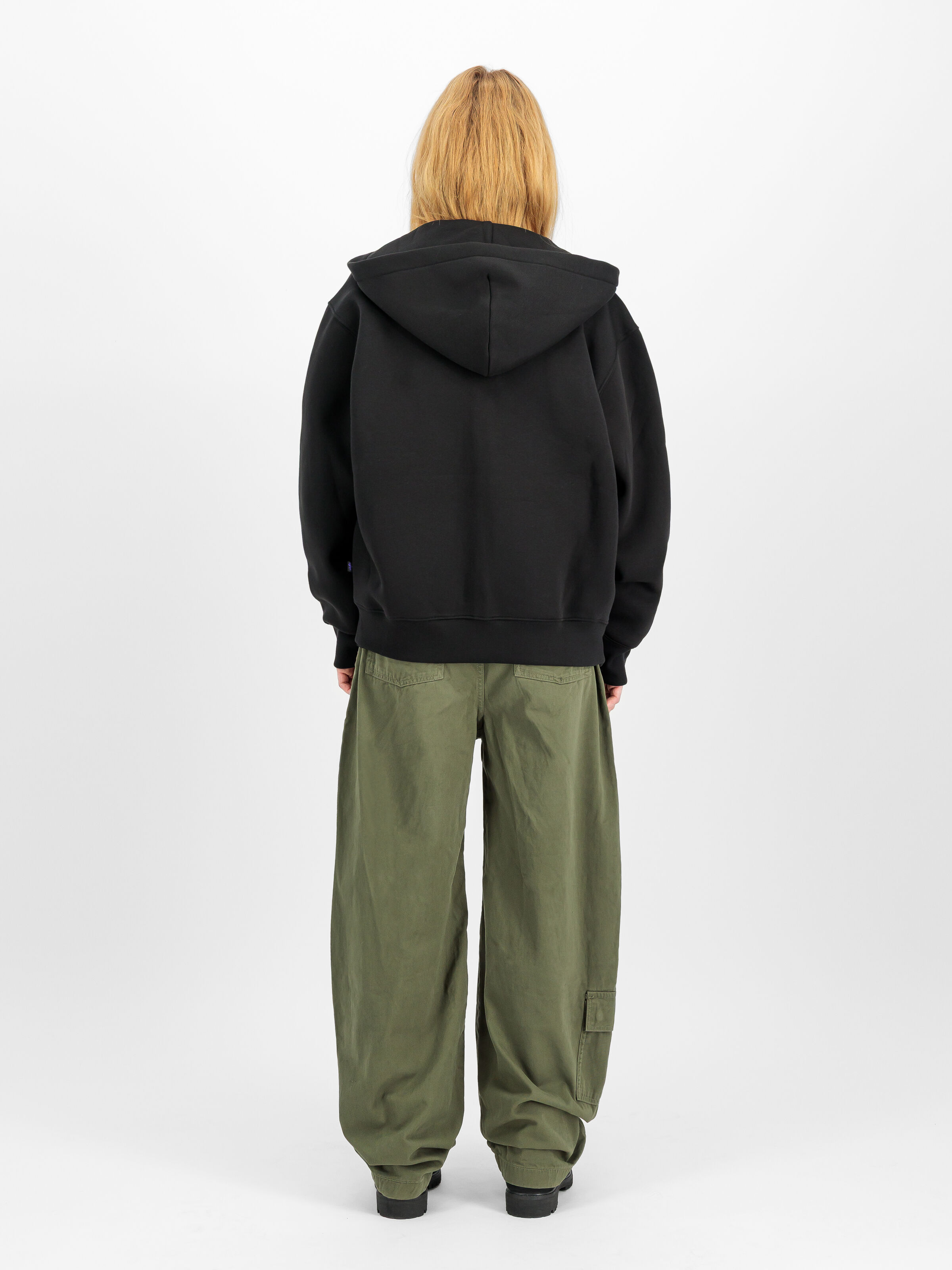 Base UV Zip Hoodie black 768014_03_2_model_00005_245685