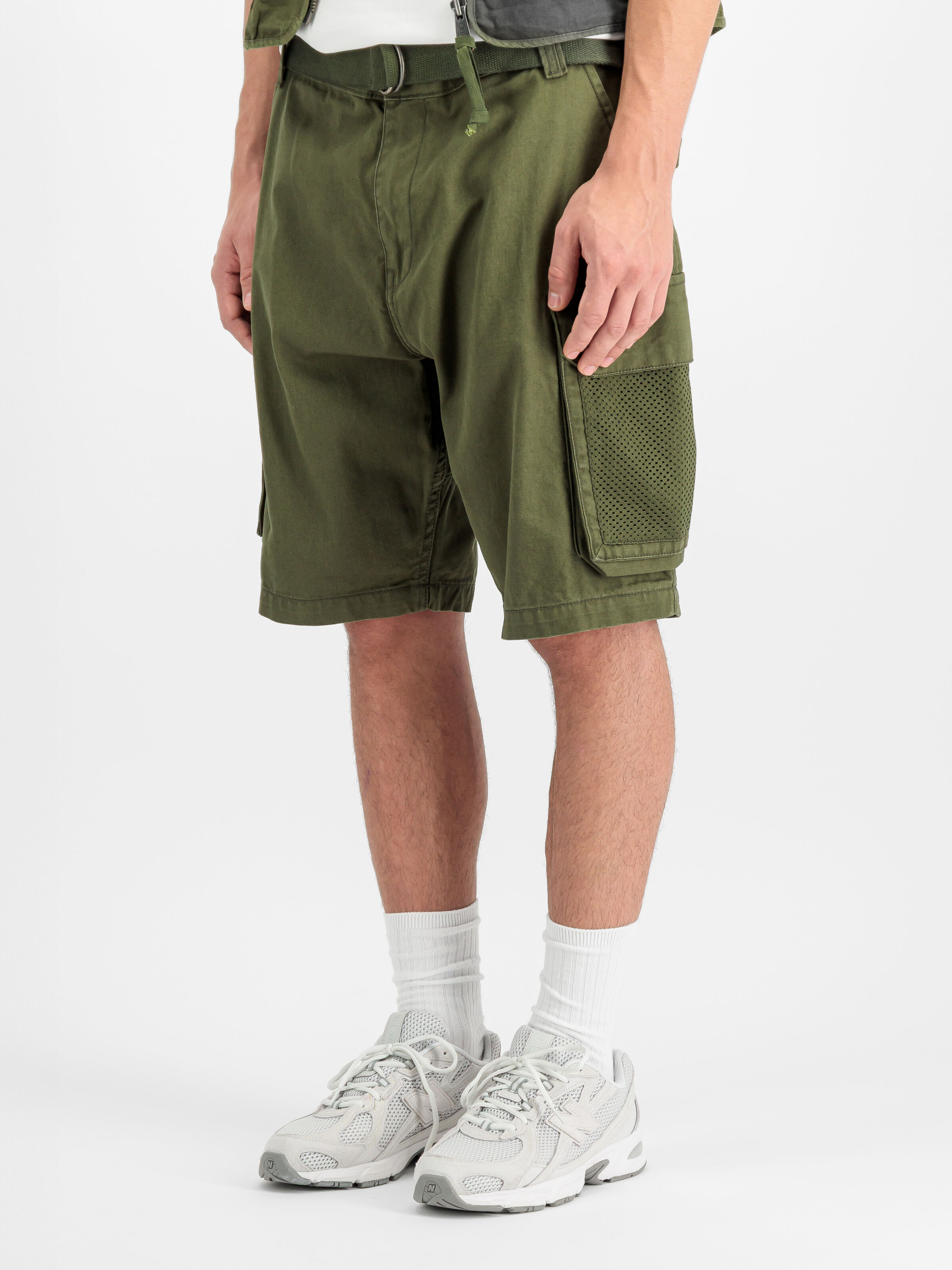 Mesh Utility Short dark olive 266251_142_2_model_00002_223692.jpg