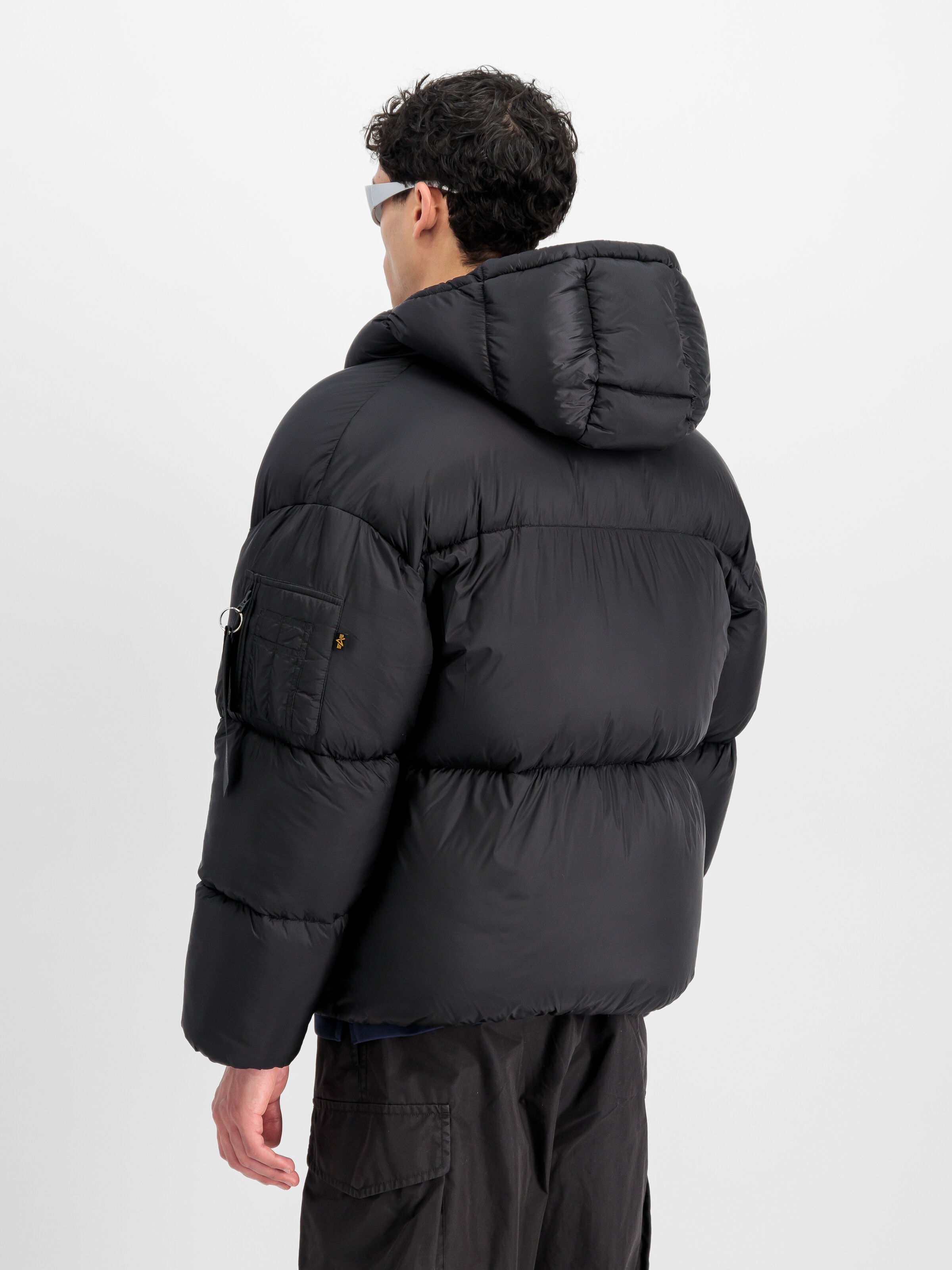 Cloud Puffer Bomber Winter Jacket black 148130_03_2_model_00003_164302