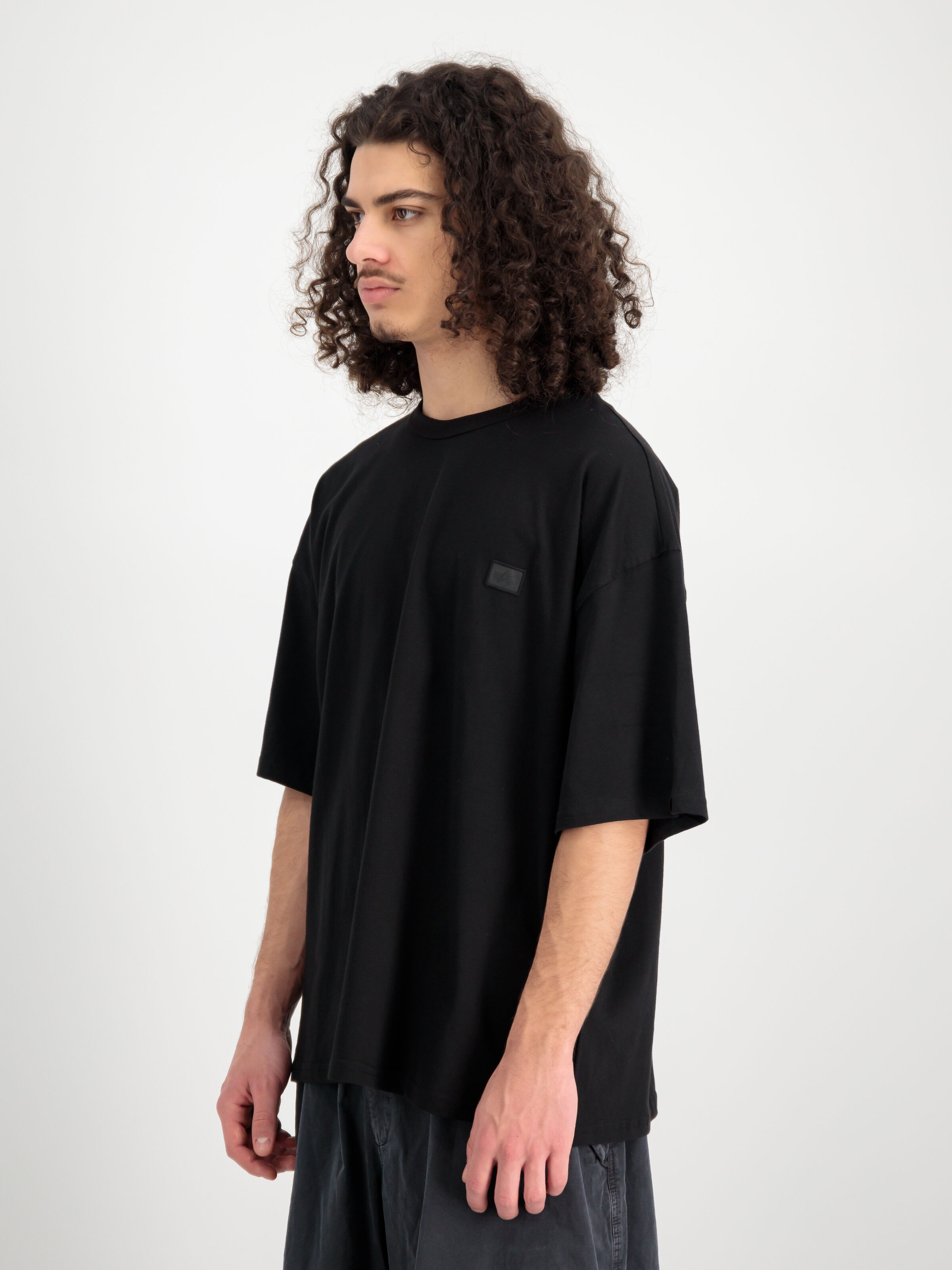 Alpha Essentials Rubber Logo T-Shirt black 146504_03_2_model_00003_99702
