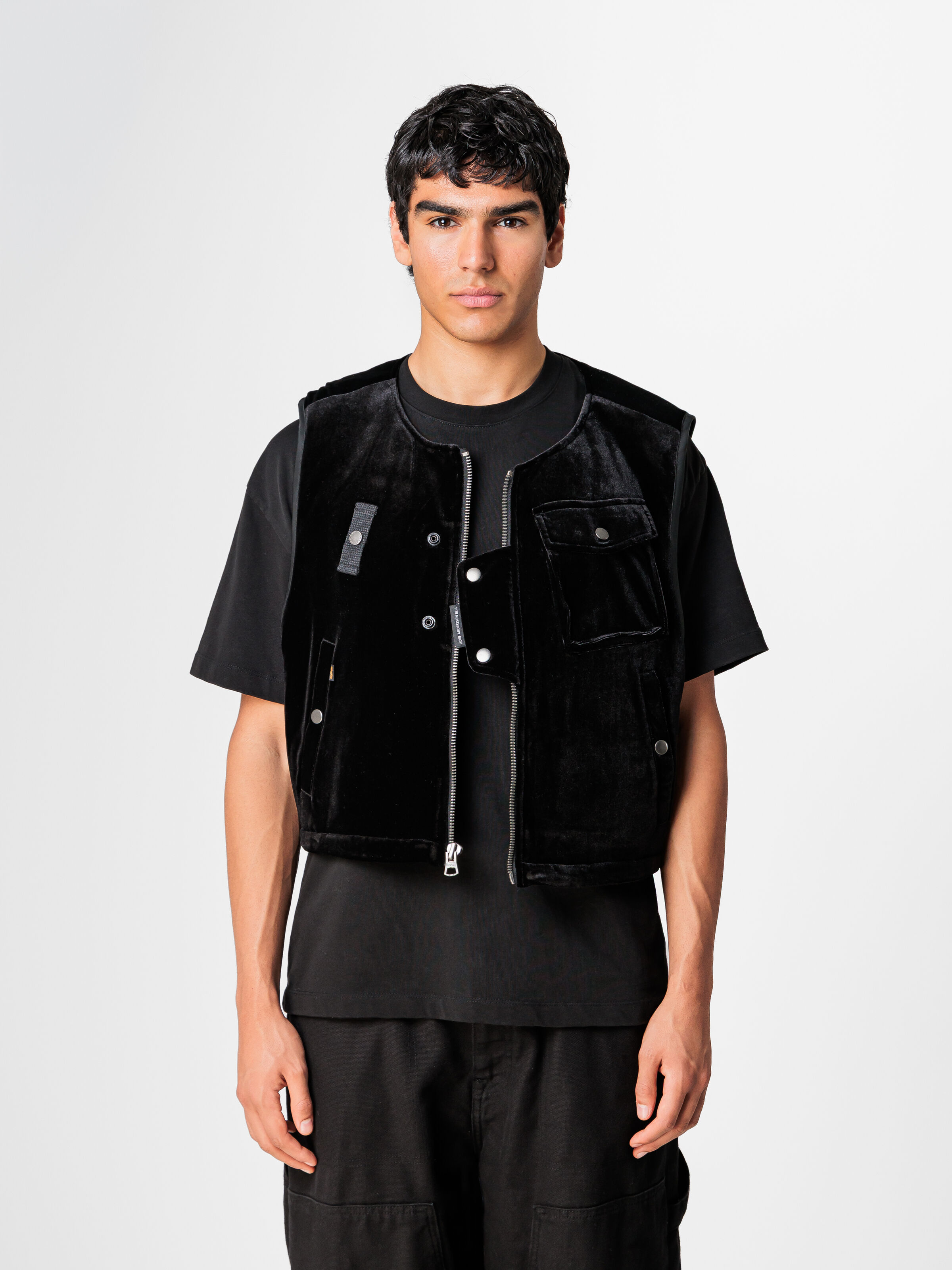 ALPHA x ANDERSSON BELL Layered N-2B Vest black 268174_03_2_model_00004_250732