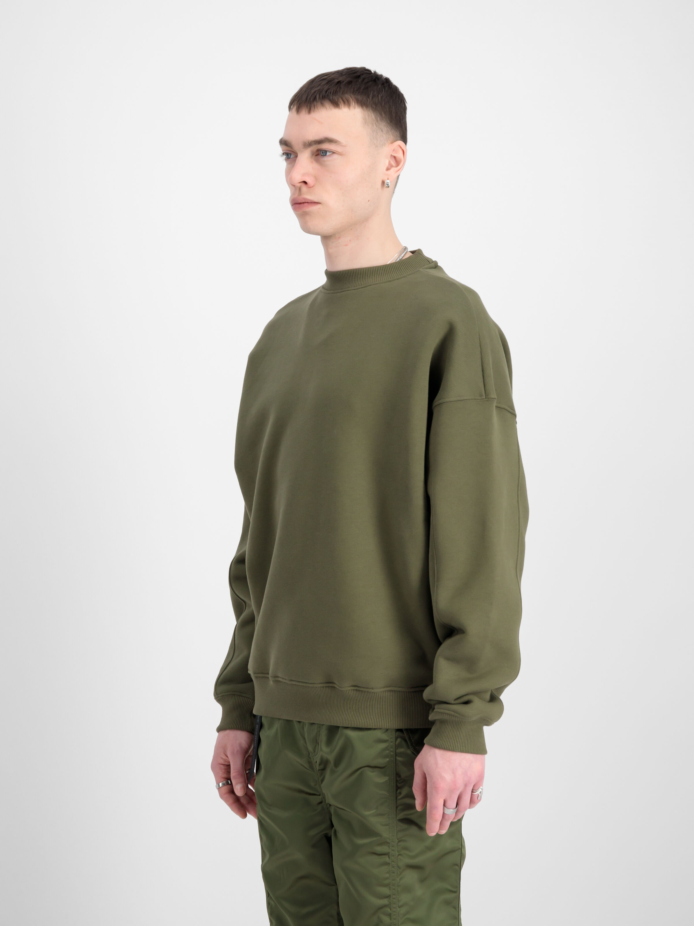 UV Sweatshirt sage-green 146302UV_01_2_model_00003_99141