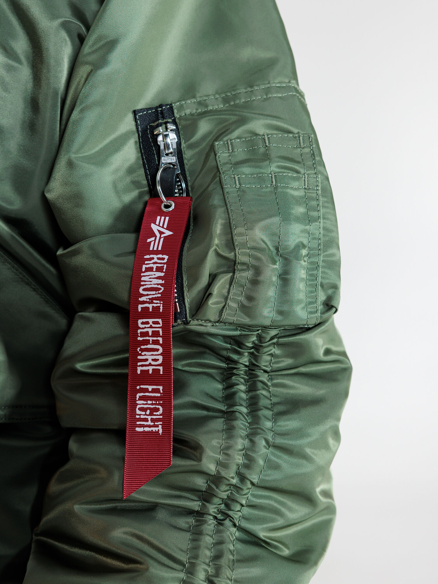 136007NC_01_alpha_industries_cwu_ma_1_bomber_nc_wmn_006_123542
