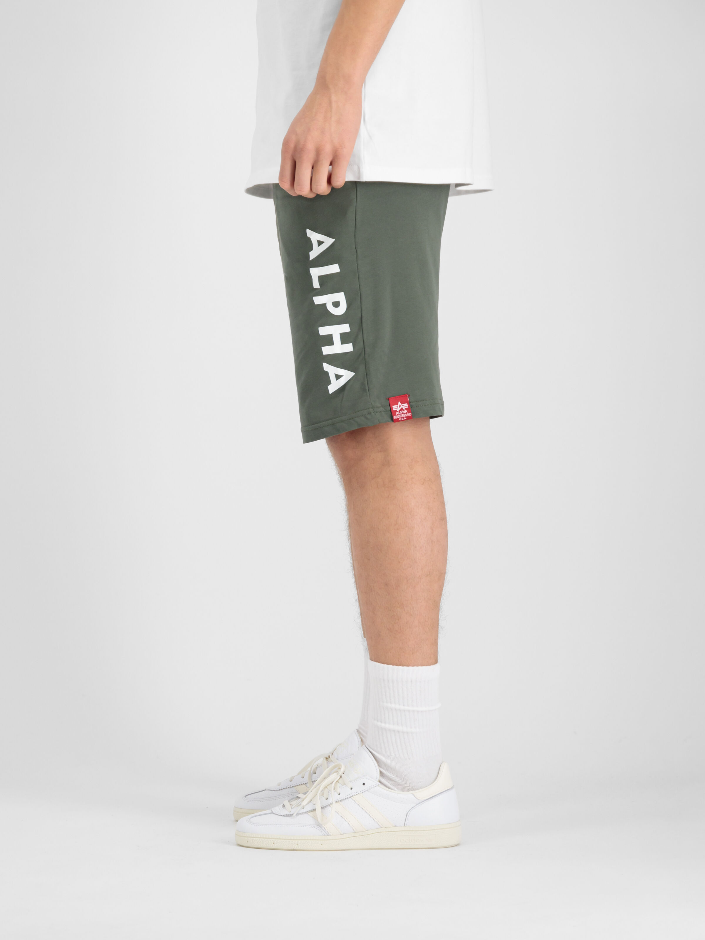 Alpha Jersey Short dark olive 116366_142_2_model_00004_123797