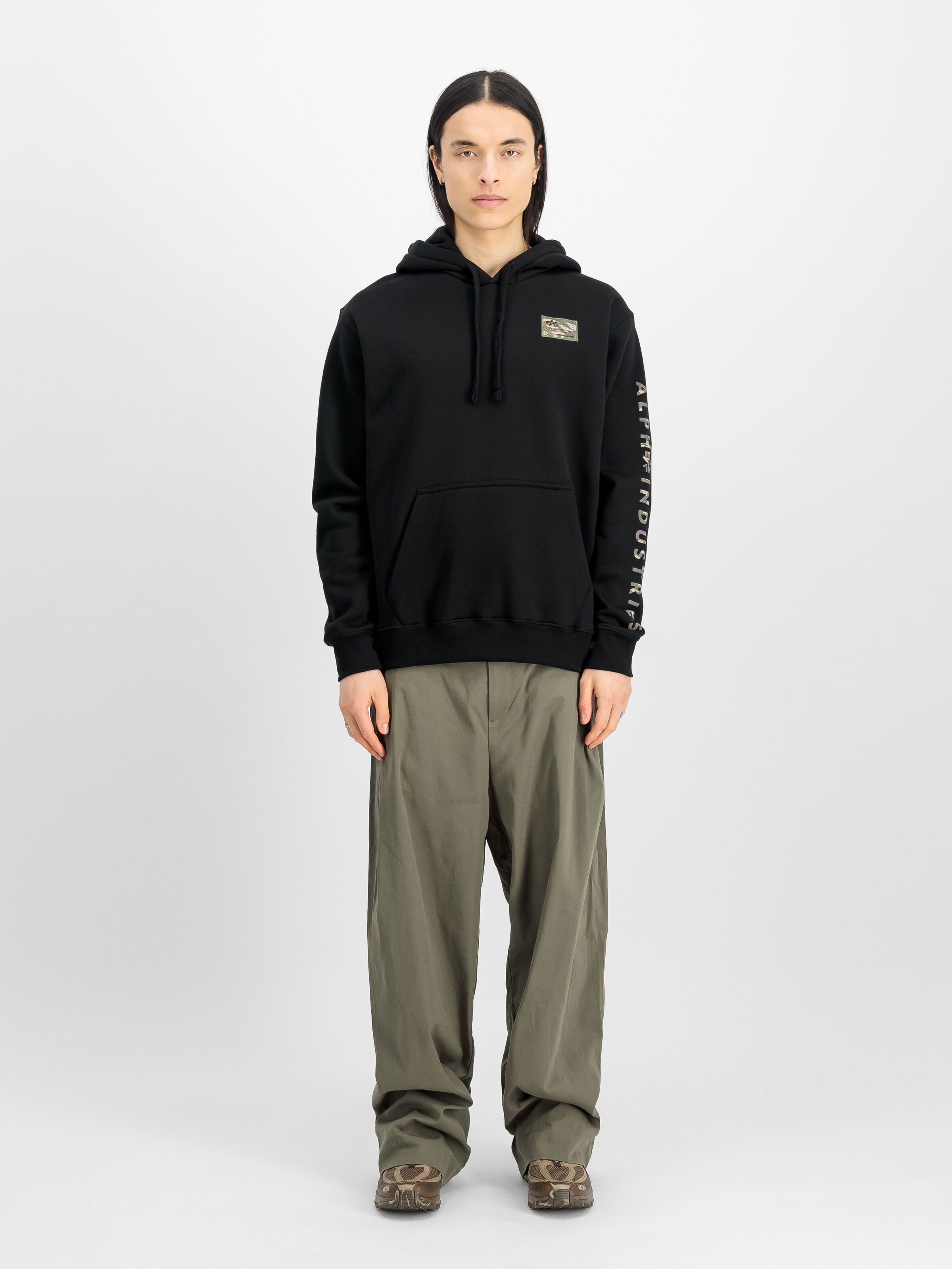 Camo Sleeve Hoodie black 156340_03_2_model_00001_147623