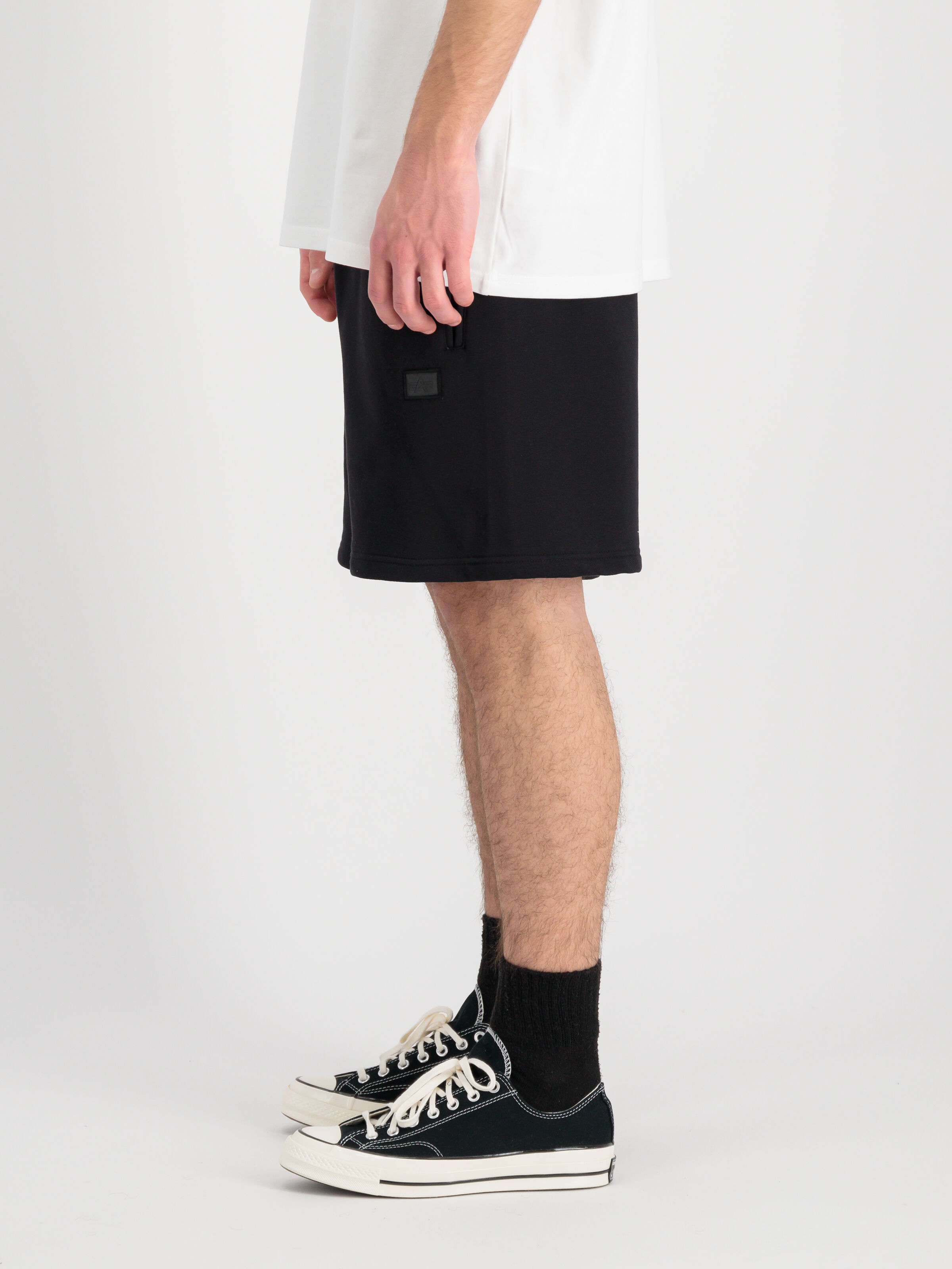 Alpha Essentials Rubber Logo Short black 146363_03_2_model_00004_126331