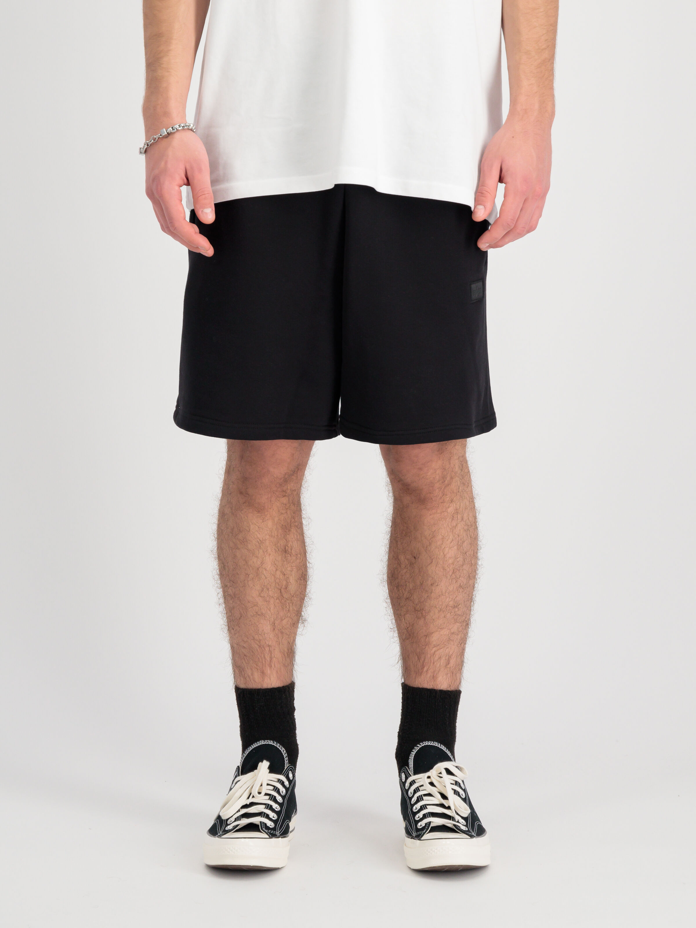 Alpha Essentials Rubber Logo Short black 146363_03_2_model_00003_126330