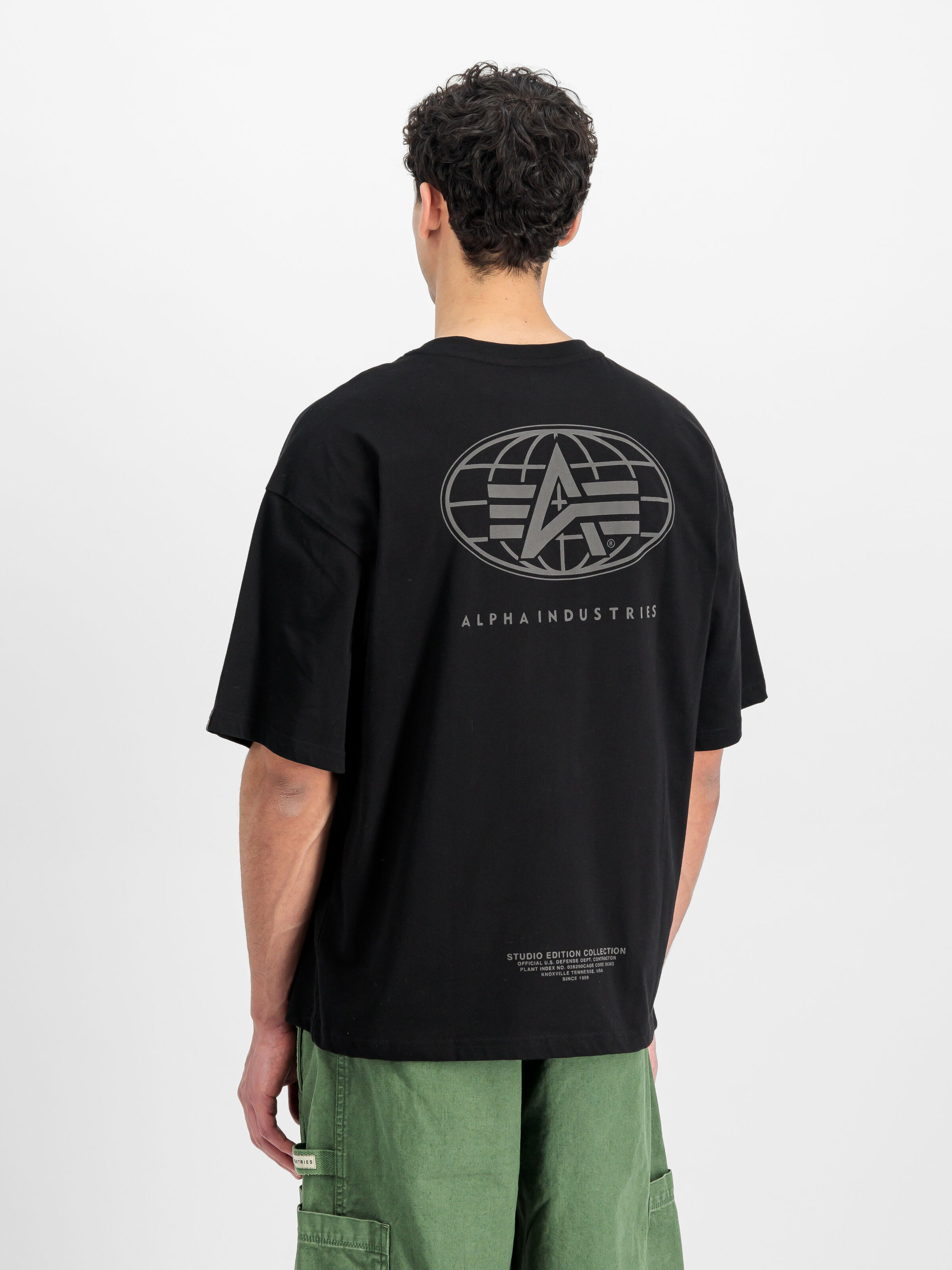 World Logo Backprint T-Shirt black 258514_03_2_model_00003_162656