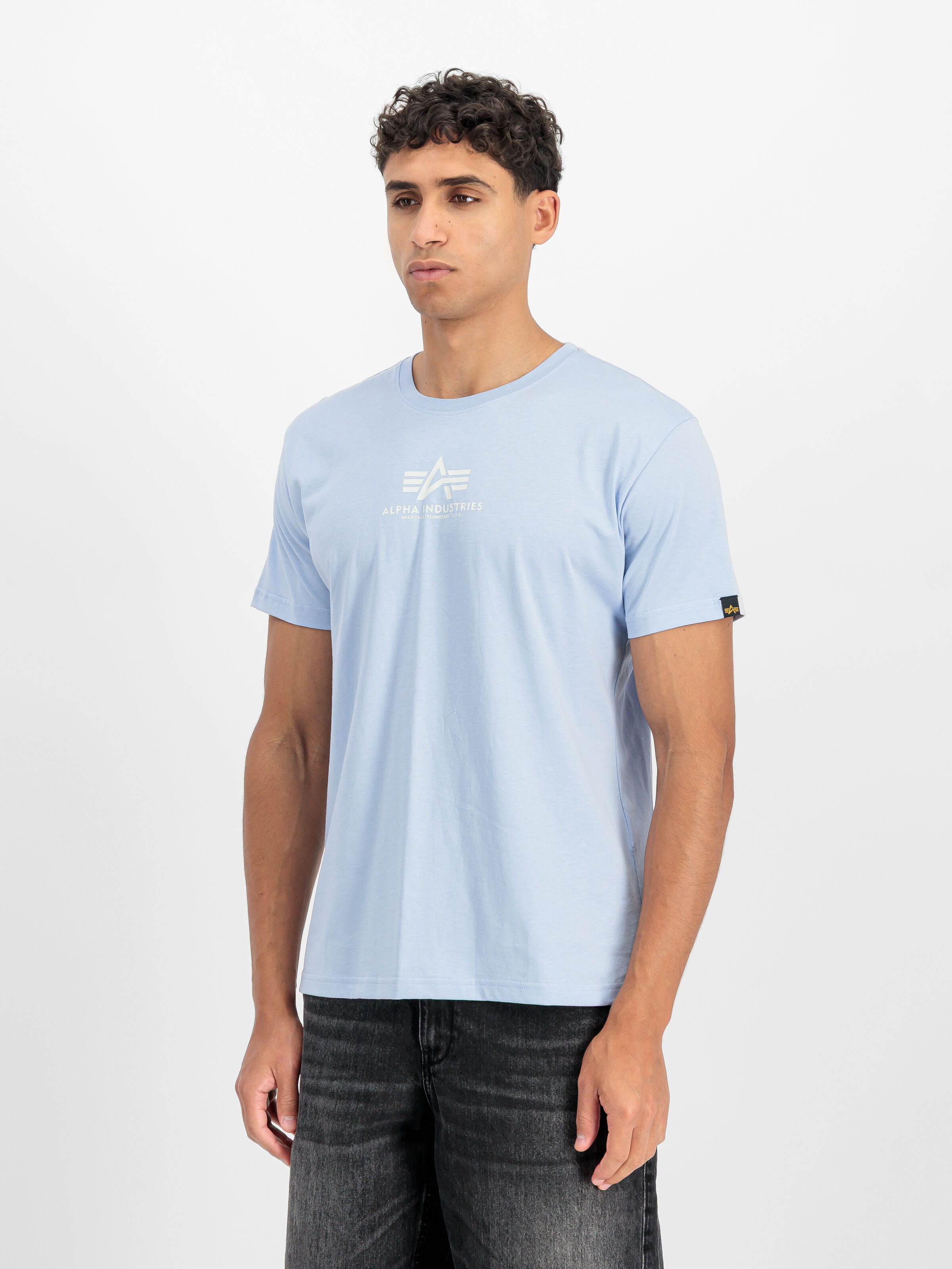 Basic Mid Logo T-Shirt artic blue 118533_40_2_model_00002_197068