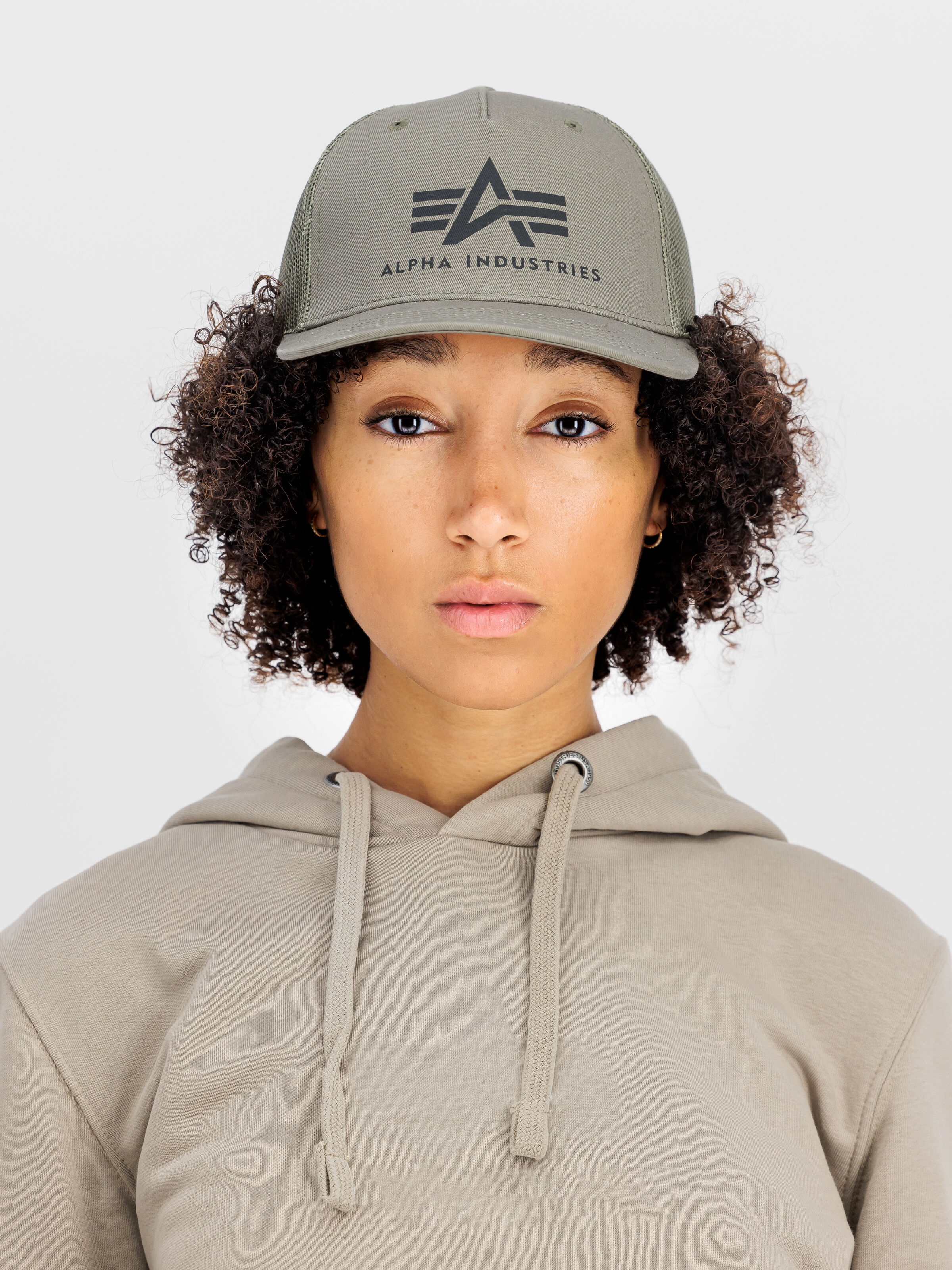 Basic Trucker Cap dark green 186902_257_2_model_00001_170477