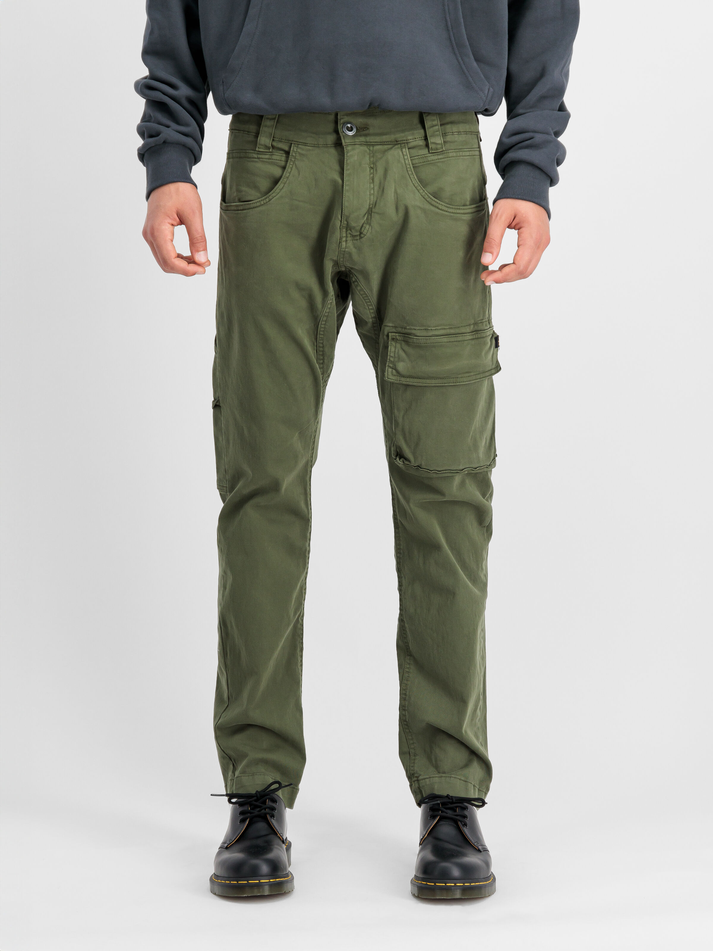 Lieutenant Pant dark olive 148206_142_2_model_00003_107778.jpg