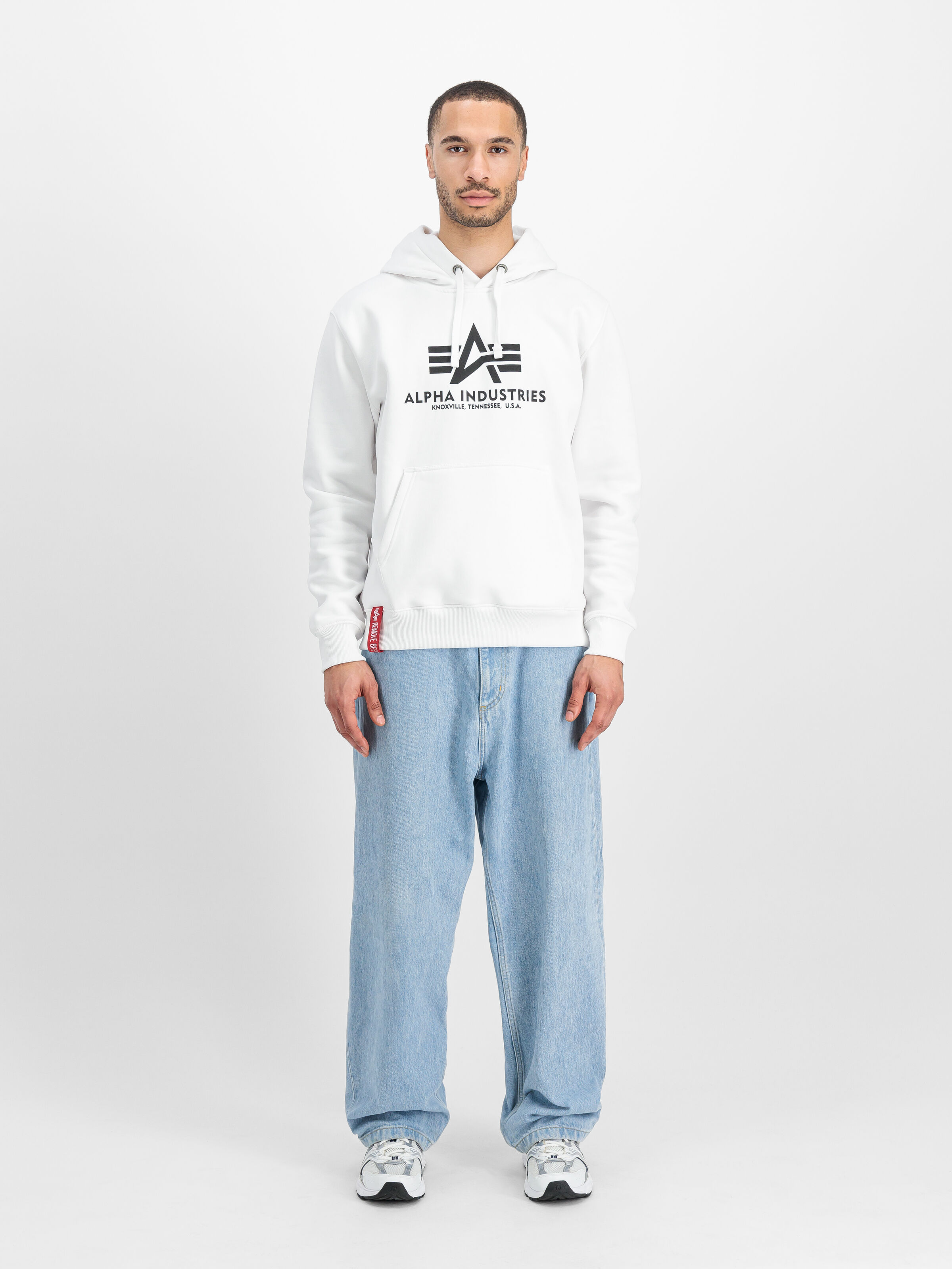 Basic Big Logo Hoodie white 178312_09_2_model_00001_125642