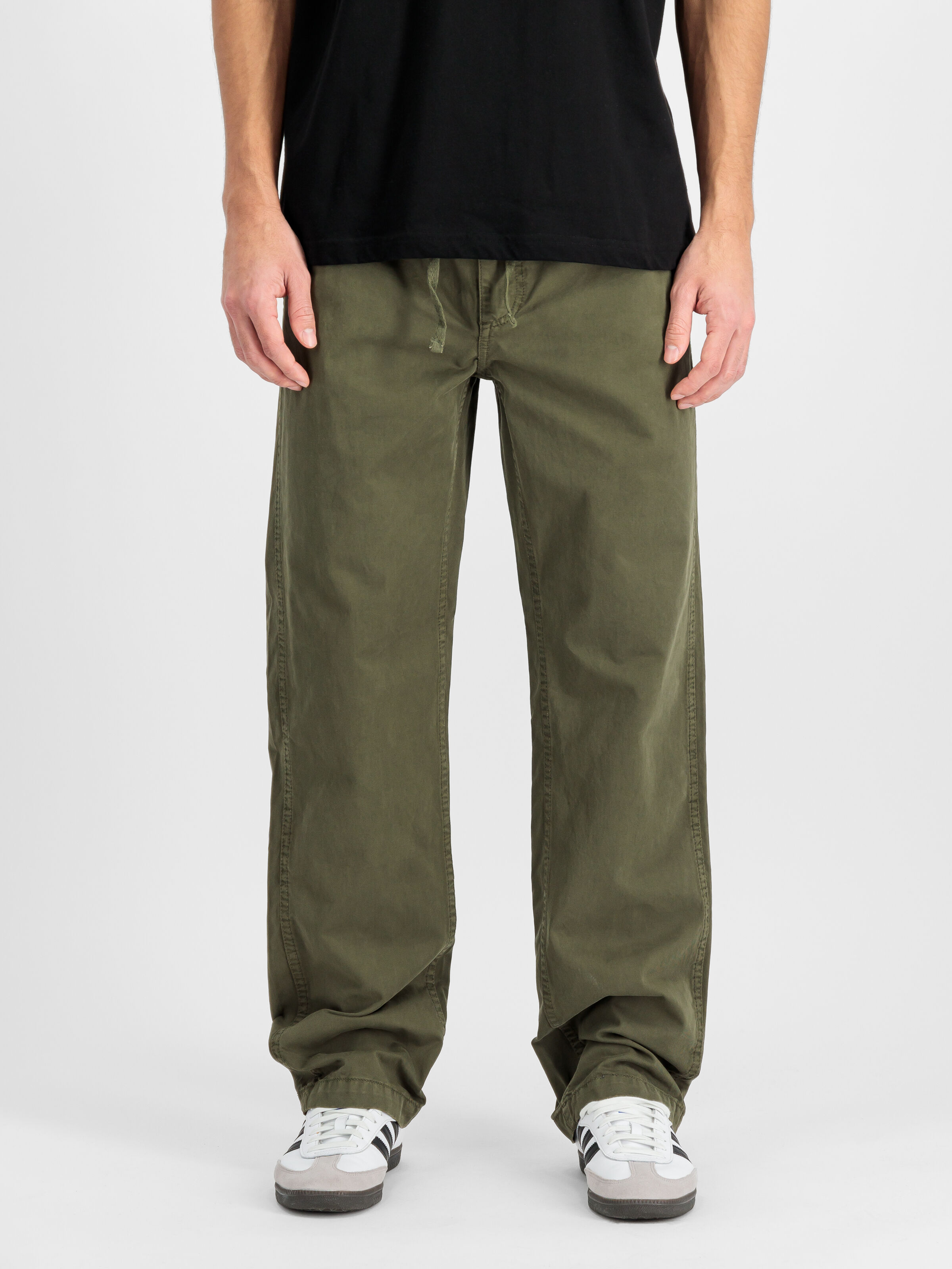 Basic Cotton Pant dark olive 156214_142_2_model_00003_142815.jpg