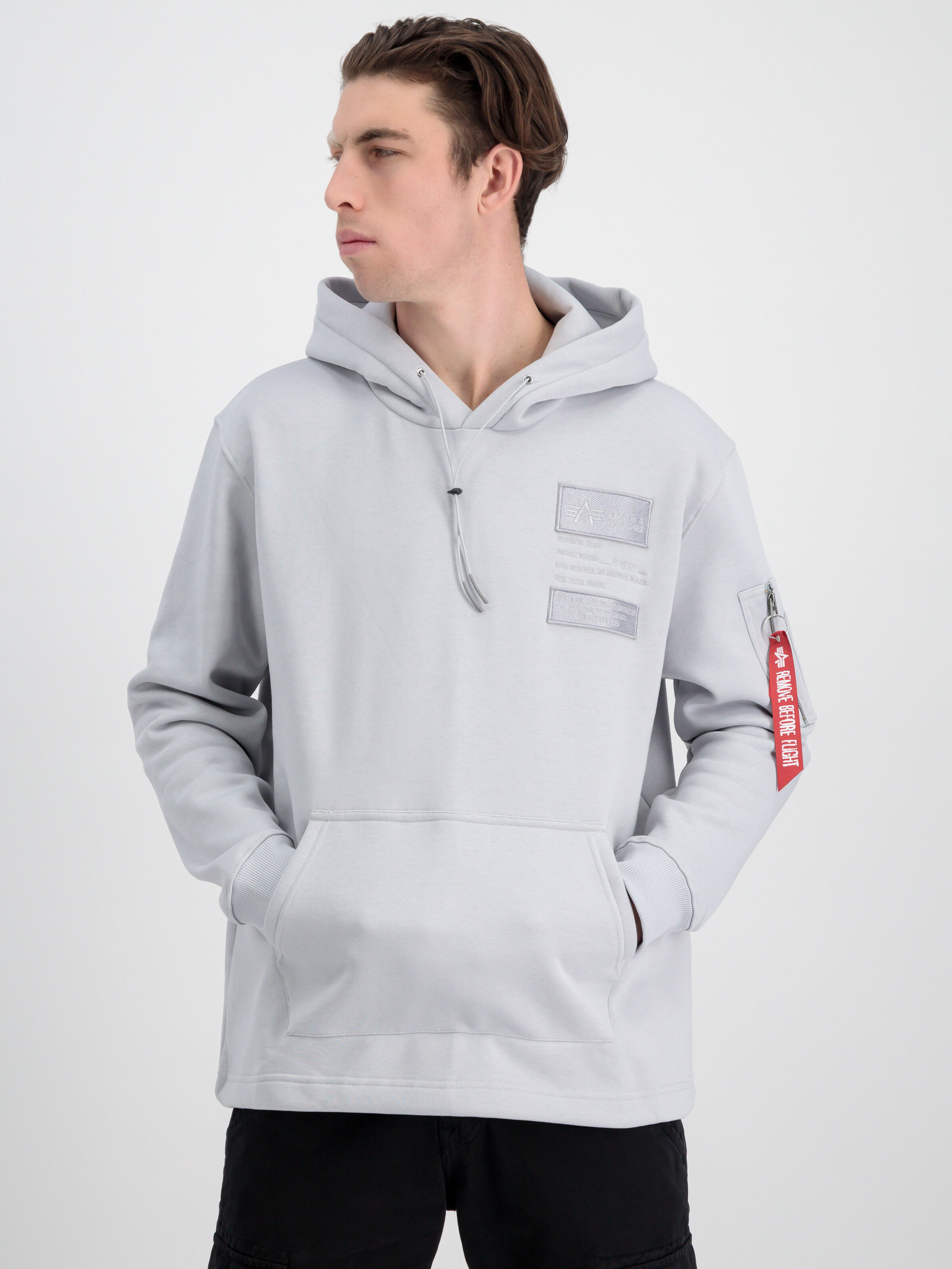 Patch Loose Fit Hoodie pastel grey 136330_666_alpha_industries_patch_hoody_lf_001_182539
