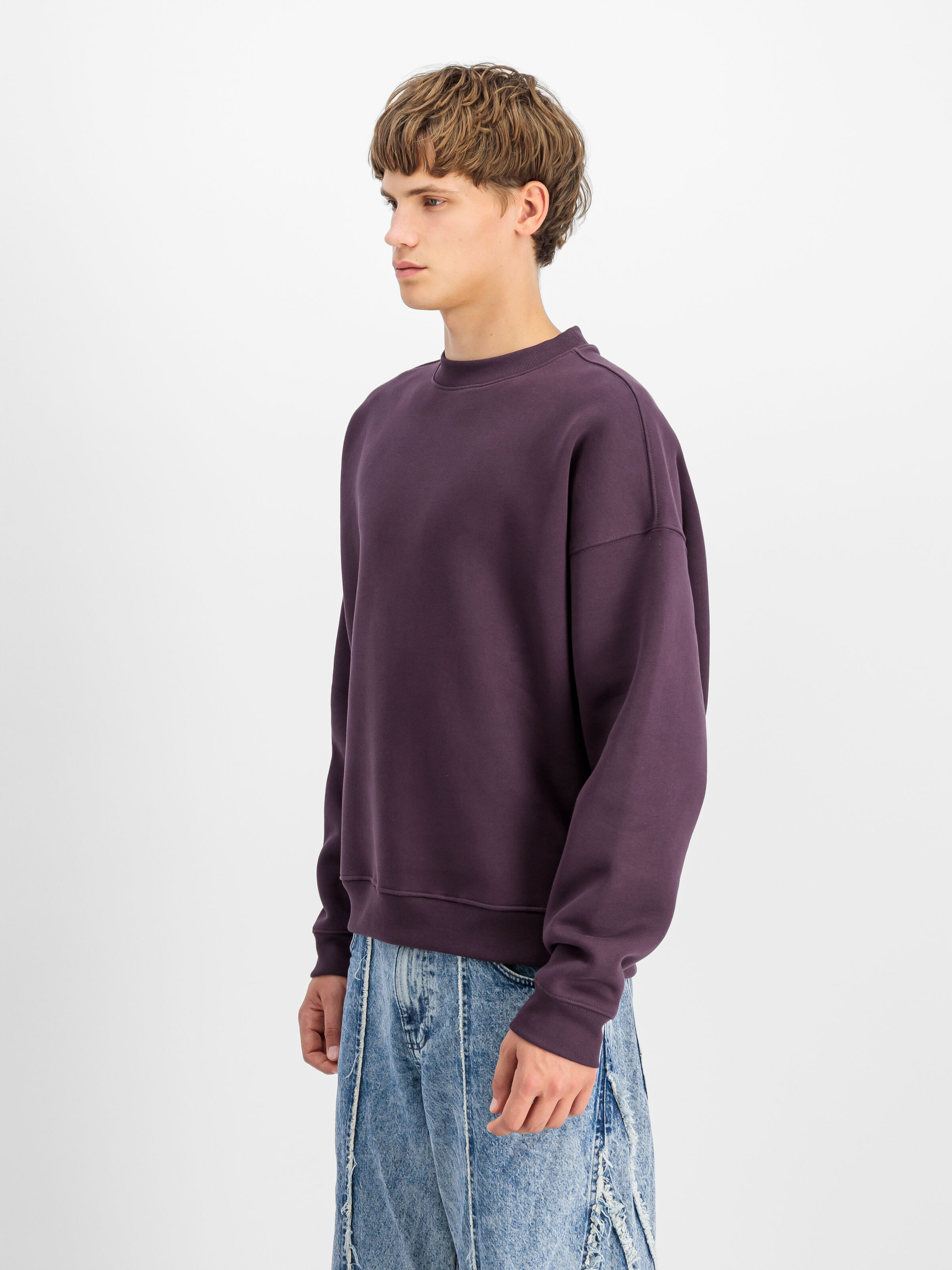 Logo Backprint Sweatshirt Plum 146304_719_2_model_00003_106276