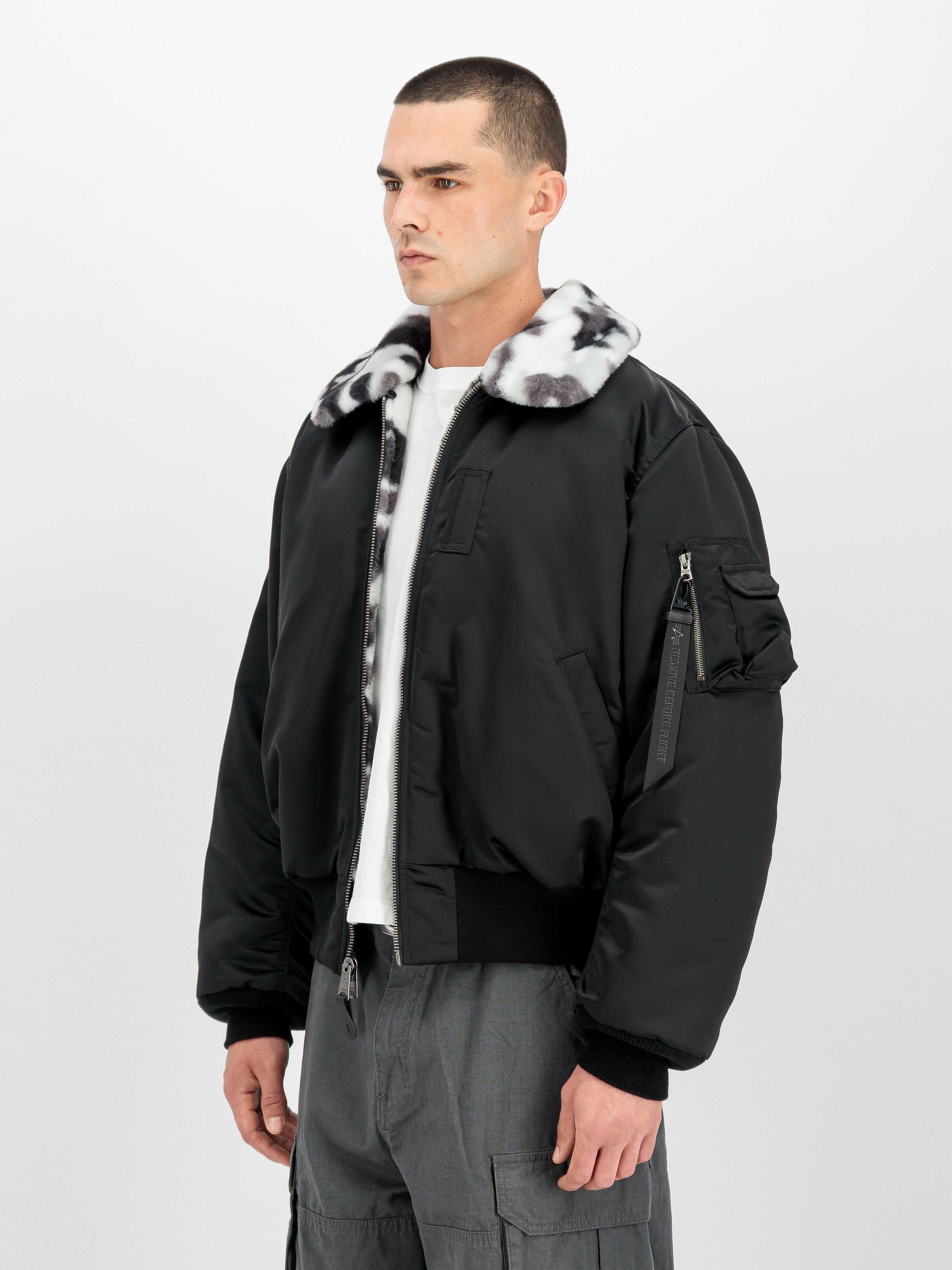 B-15 Reversible II UV Winter Jacket black 768017_03_2_model_00003_245768