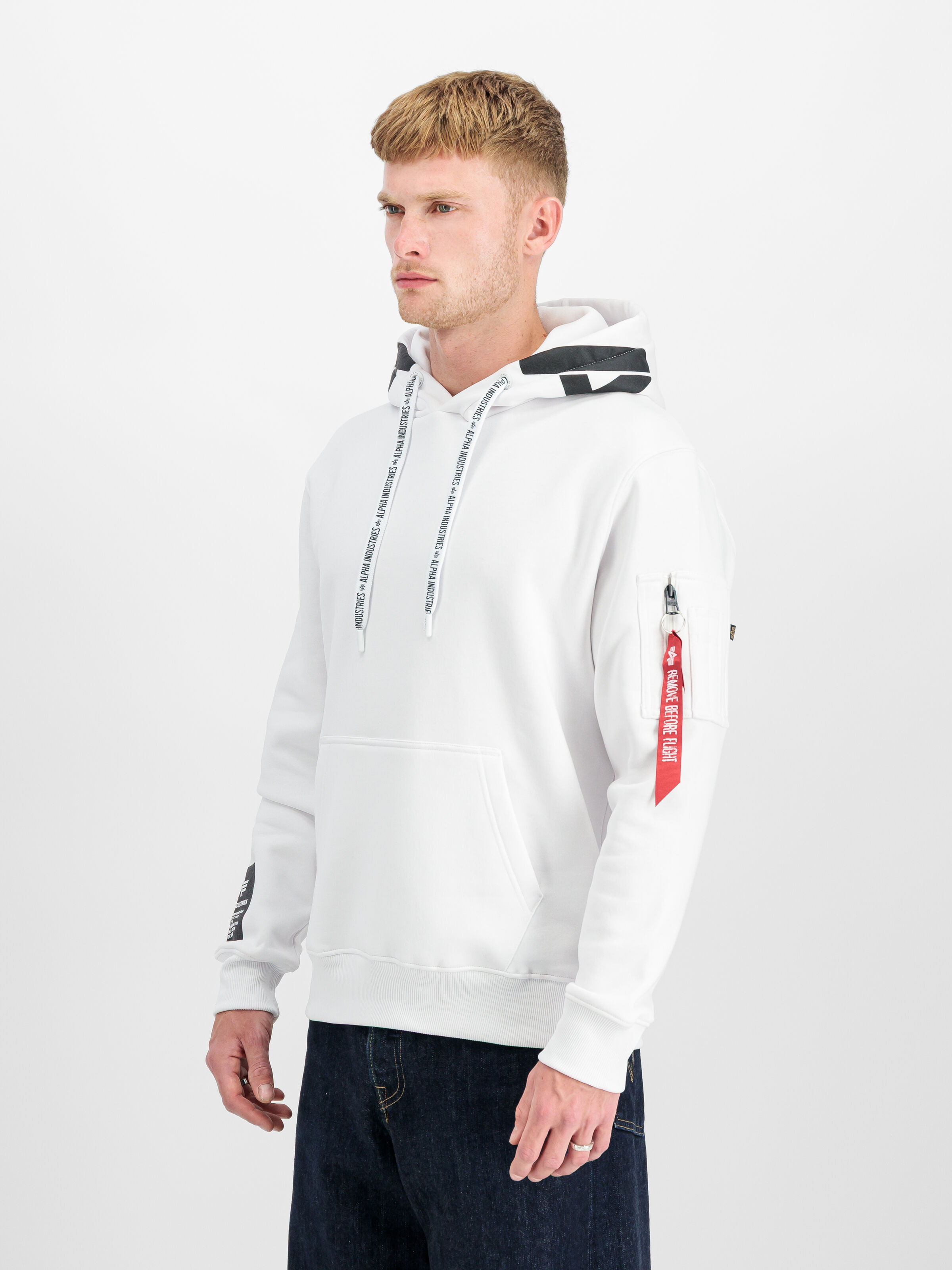 Alpha Hoodie white/black 126803_92_2_model_00002_190933