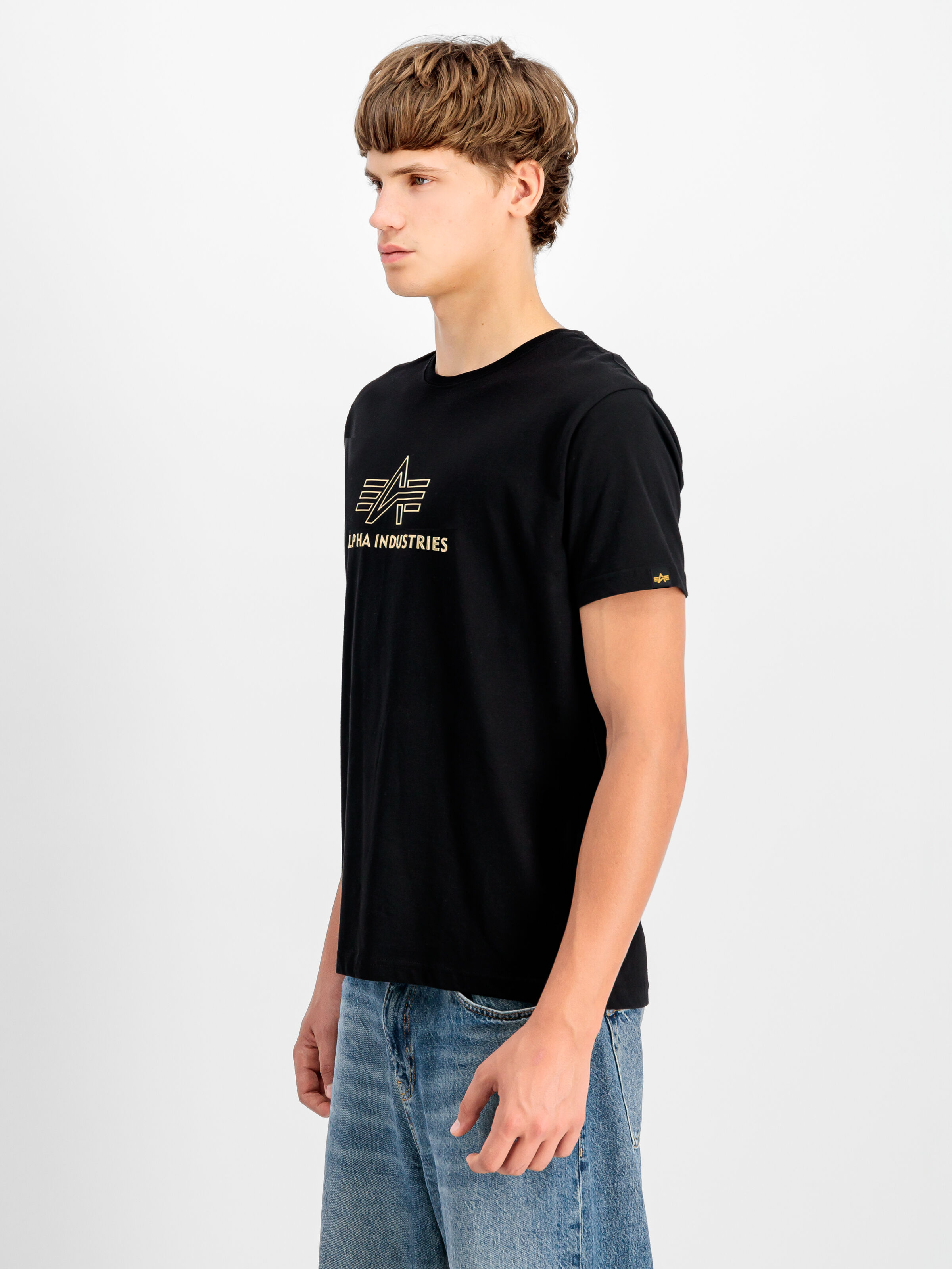 Basic Mid Logo TPU T-Shirt black/shiny gold 148525_533_2_model_00003_117147