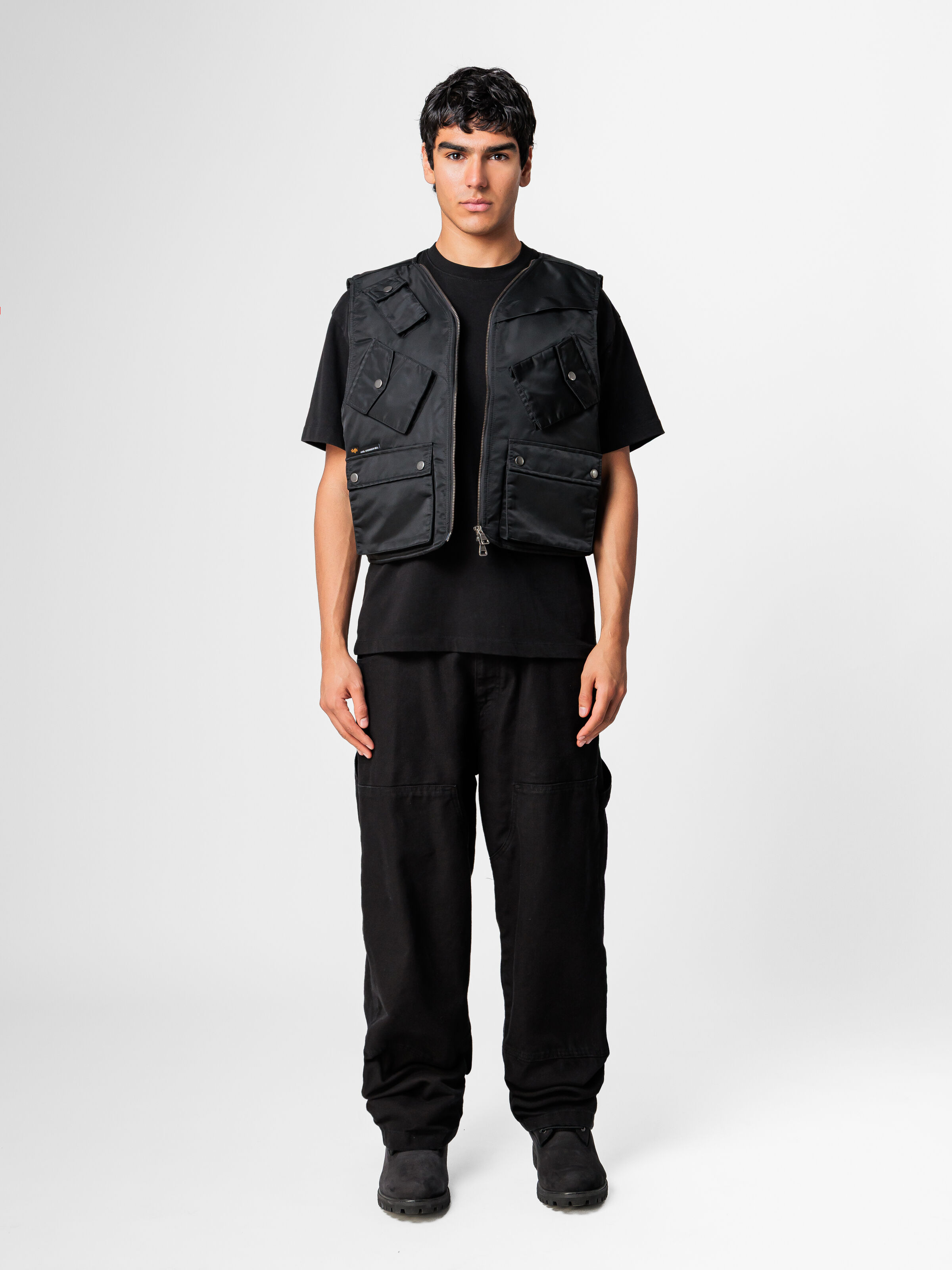 ALPHA x ANDERSSON BELL Flight Vest black 268173_03_2_model_00001_250699