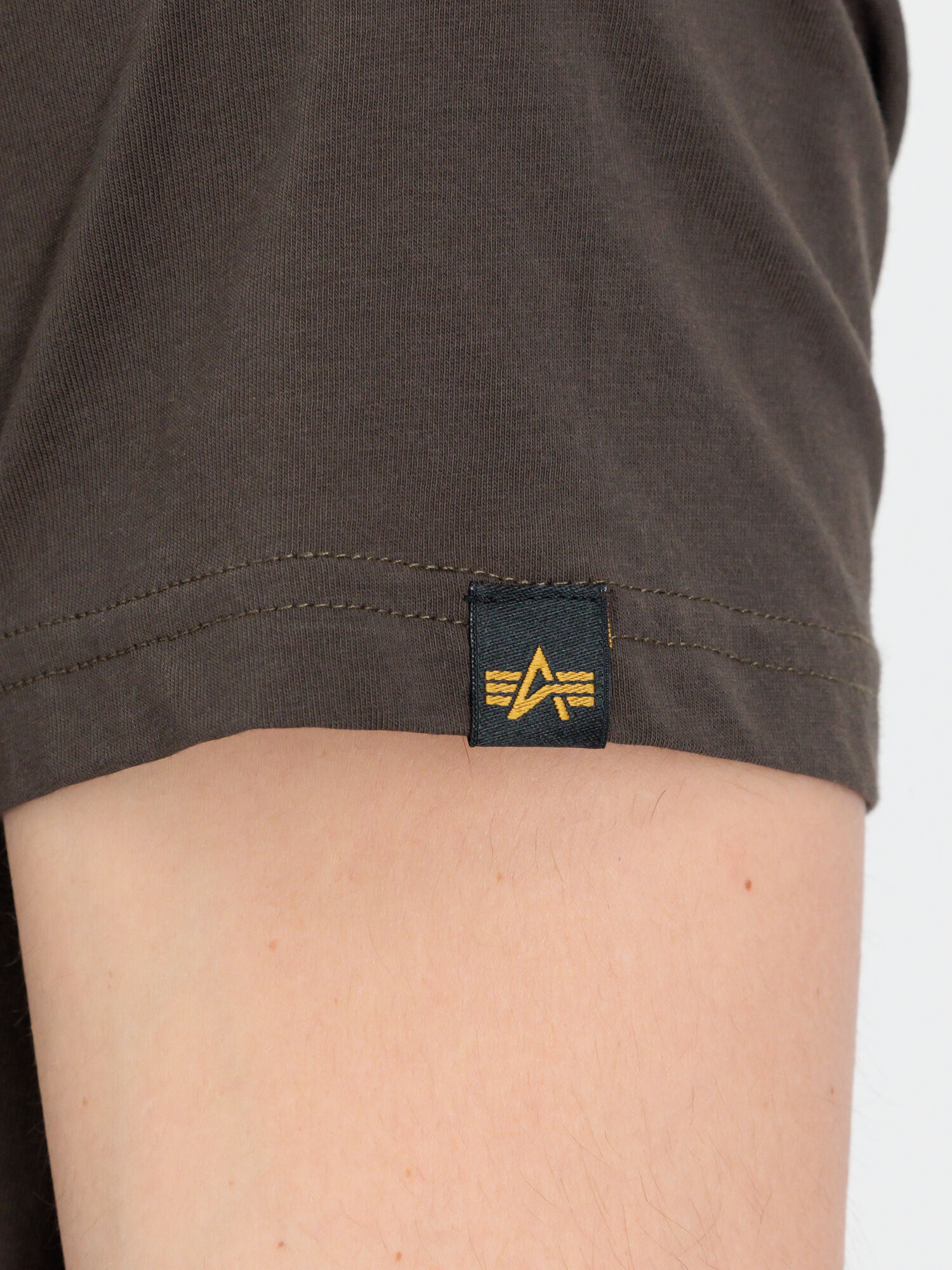 Basic Big Logo T-Shirt black olive 100501_413_alpha_industries_basic_t_005_126449