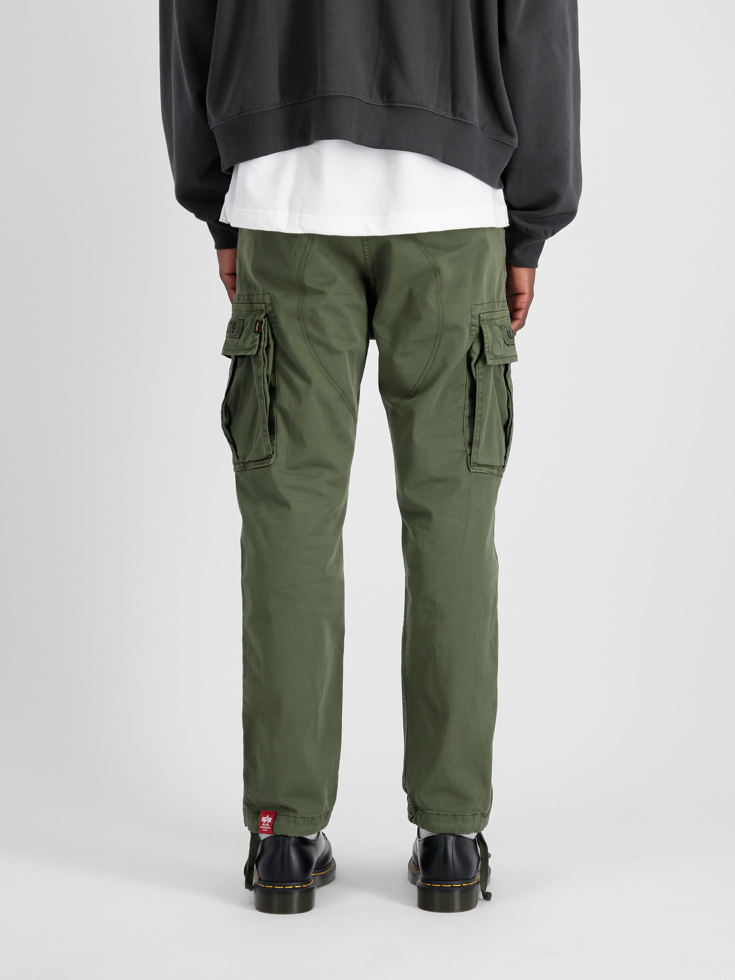 Squad Pant dark olive 188202_142_2_model_00005_129240