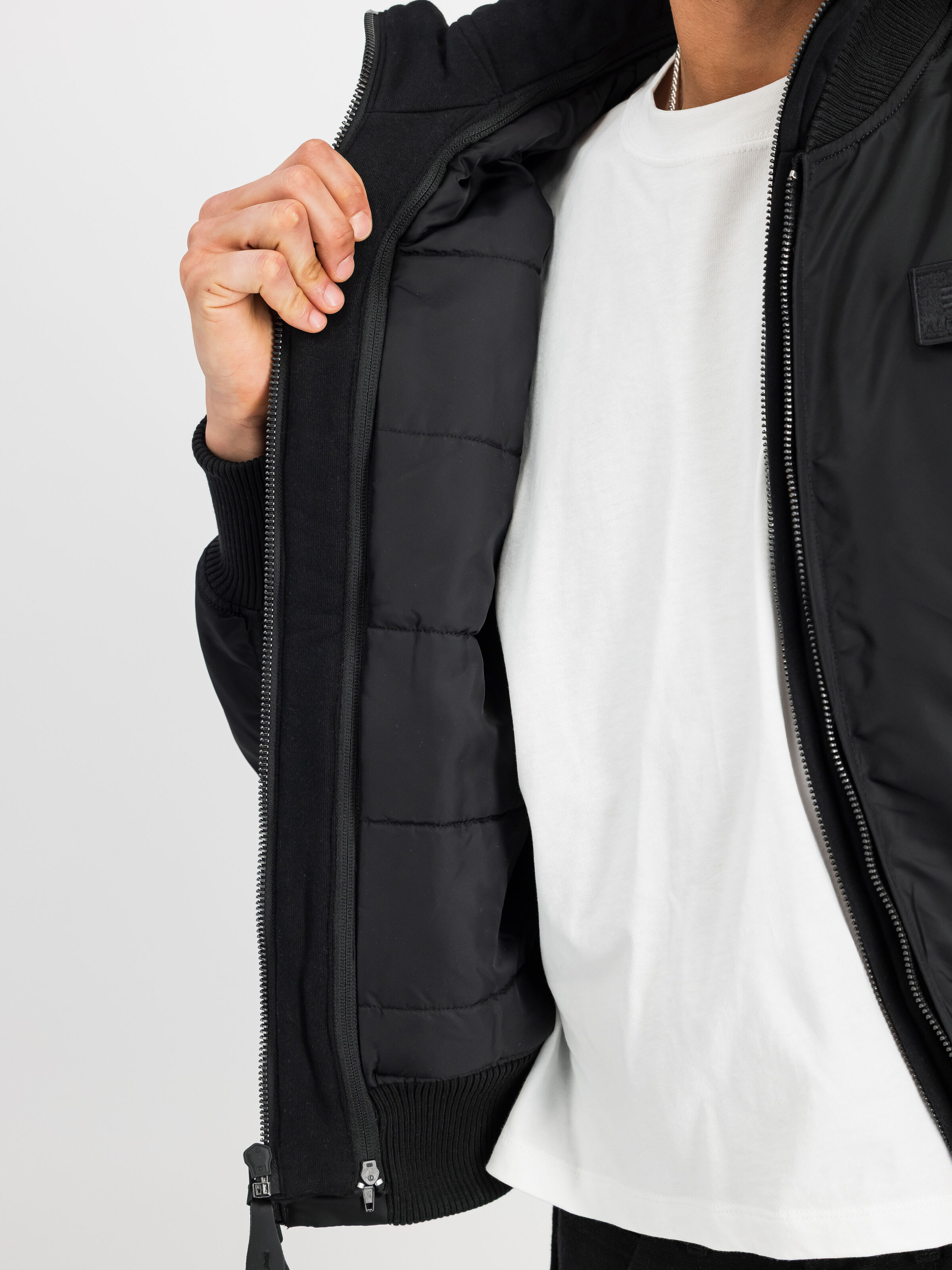 MA-1 D-Tec Sleeve Embroidery Bomber Jacket black/reflective 133104_285_3_detail_00001_190161