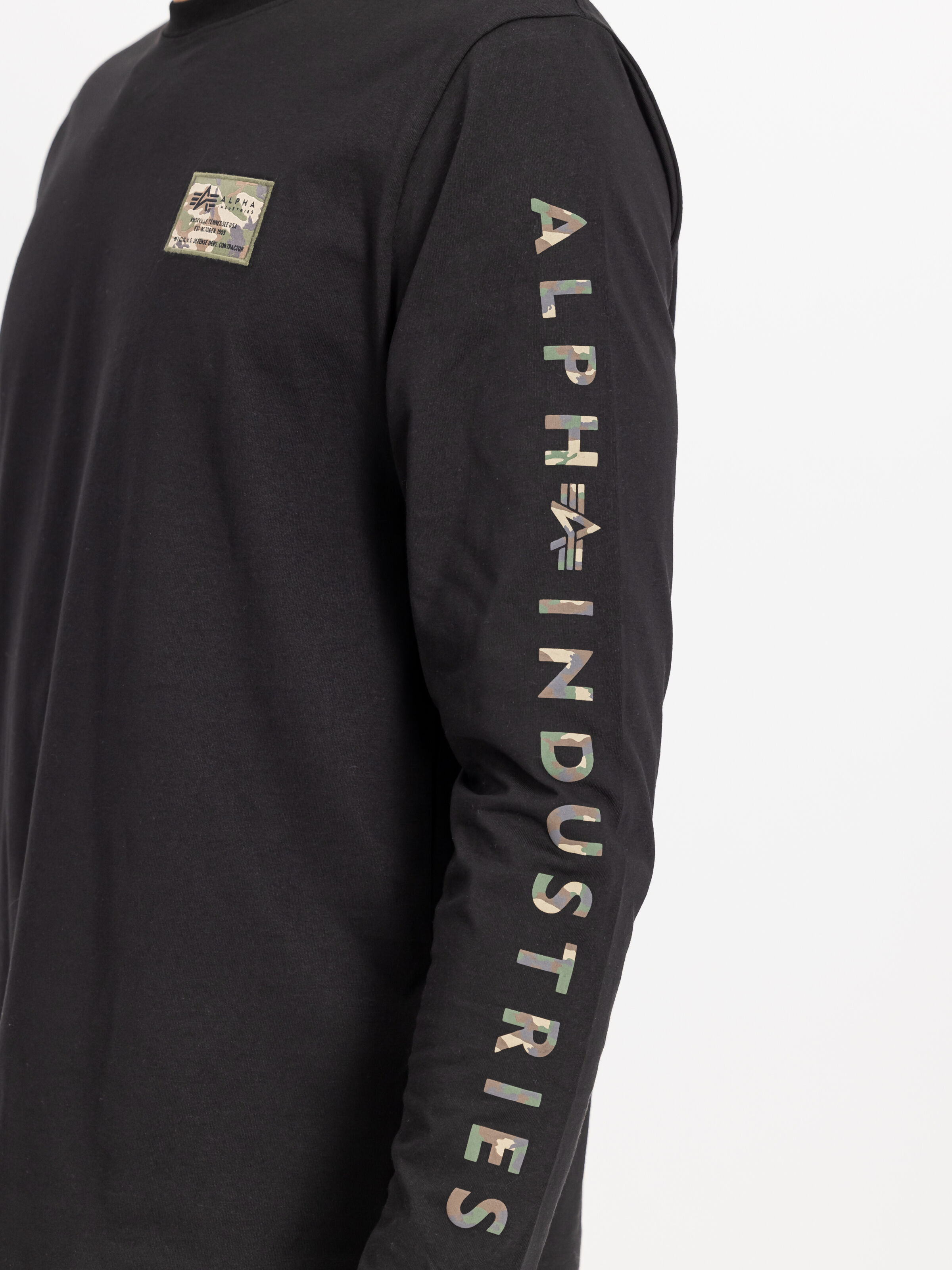 Camo Sleeve Longsleeve black 156582_03_3_detail_00001_152748