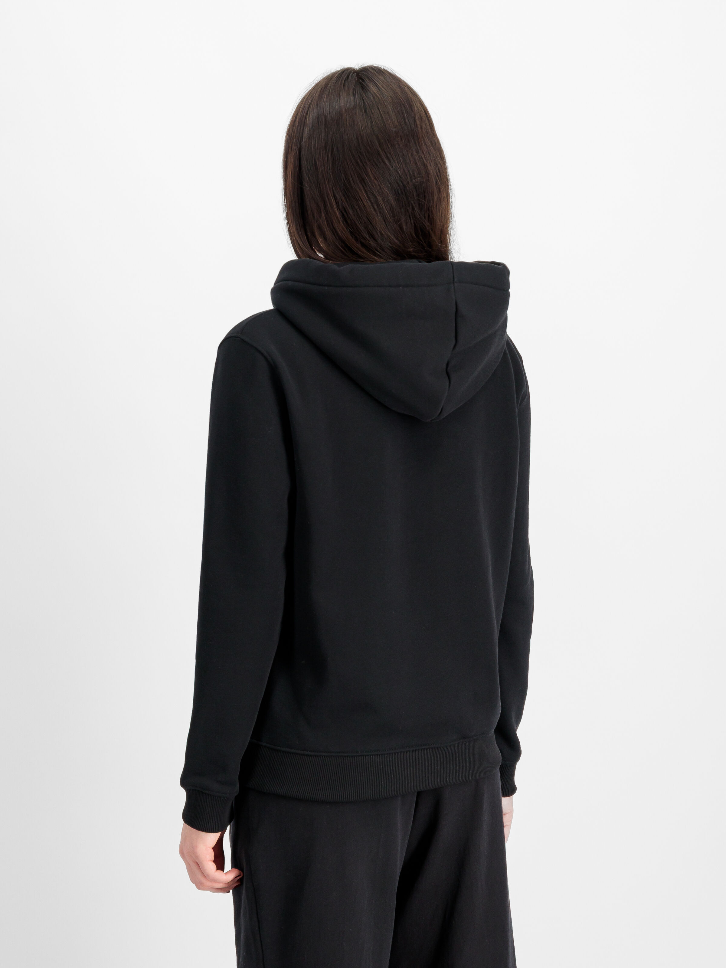 Basic Big Logo Mirror Leo Hoodie Women black 196032ML_03_2_model_00003_199215