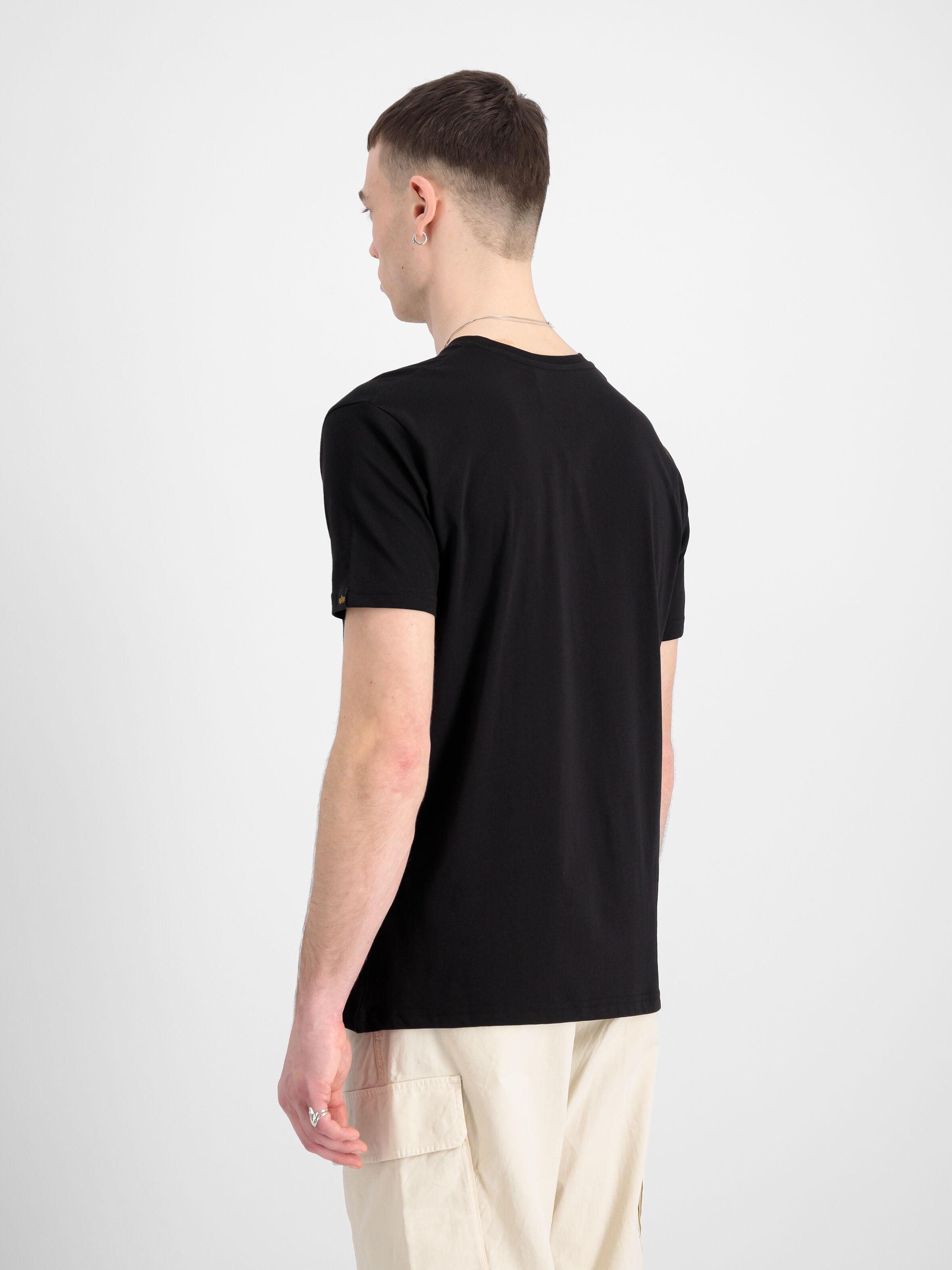 Basic Big Logo Carbon T-Shirt black / silver 100501CB_423_2_model_00004_109332