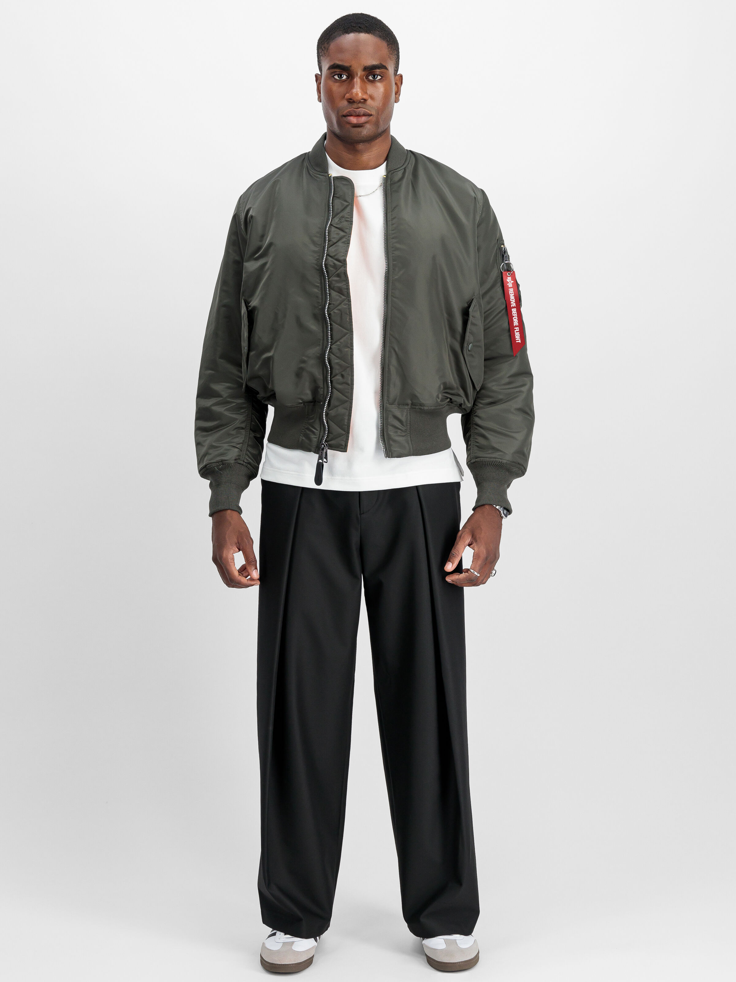 MA-1 Heritage Bomber Jacket rep.grey 100101_04_2_model_00001_247789