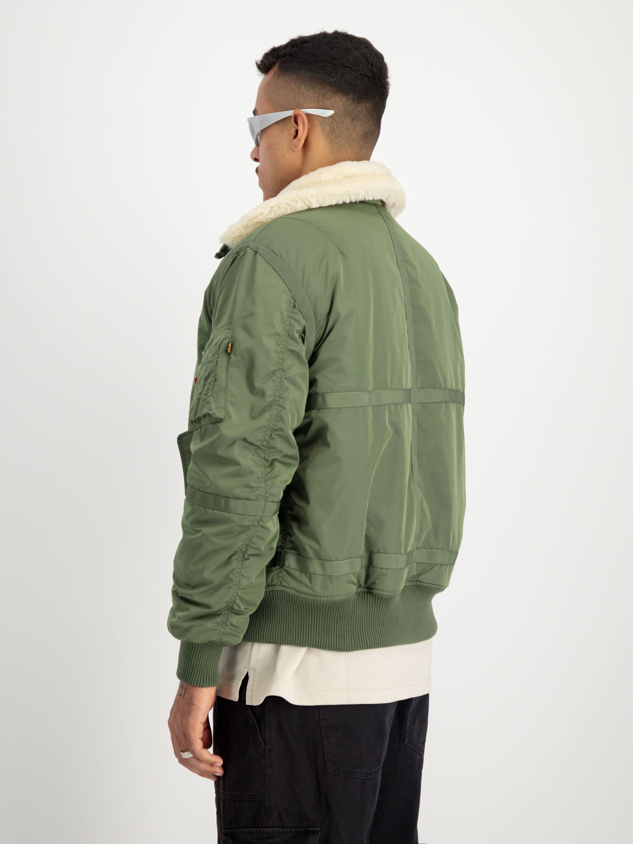 B-15 III TT Two Tone Bomber Jacket sage-green 198122_01_2_model_00004_112994