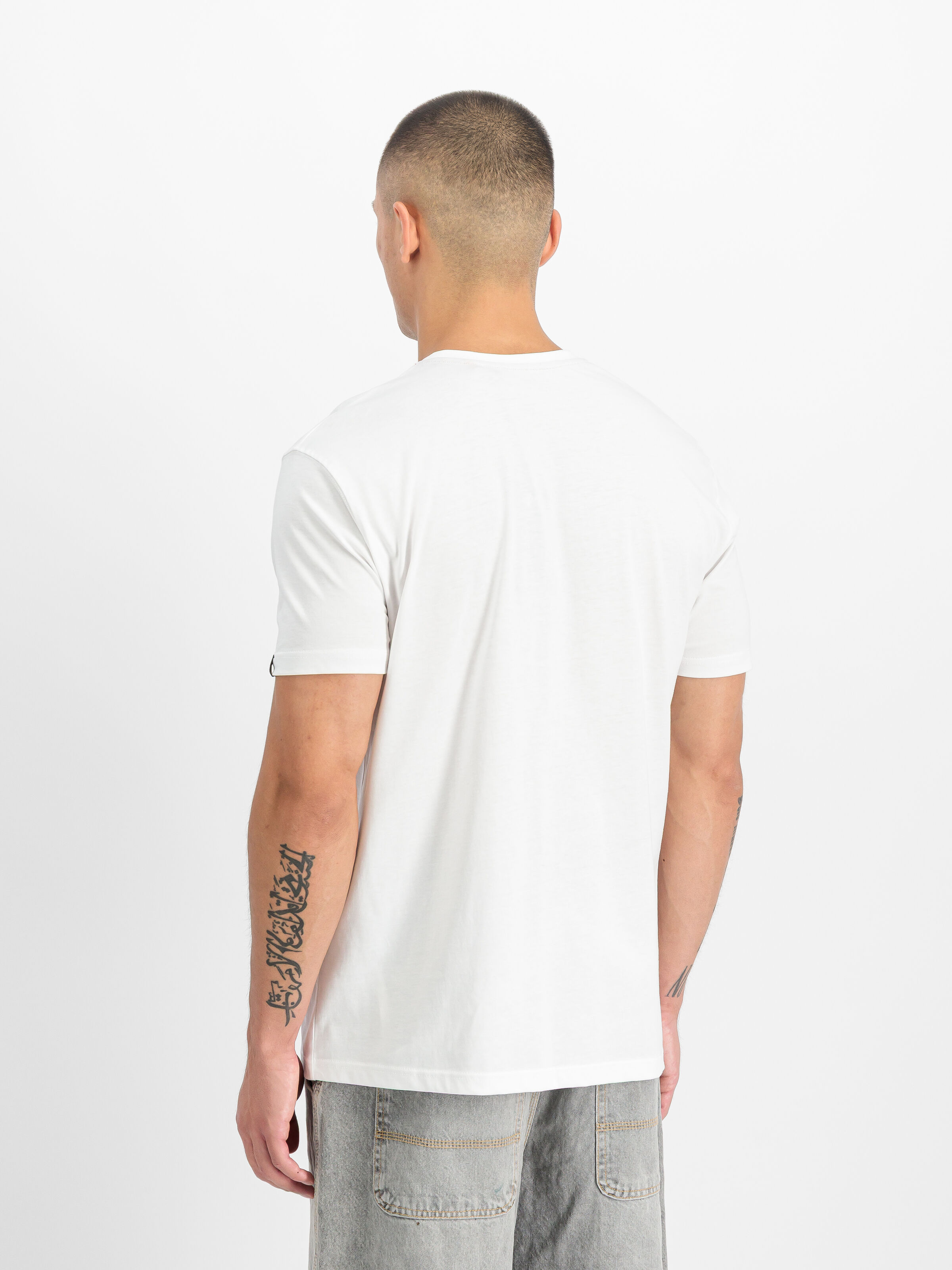 Scorpion T-Shirt white 266513_09_2_model_00003_215480