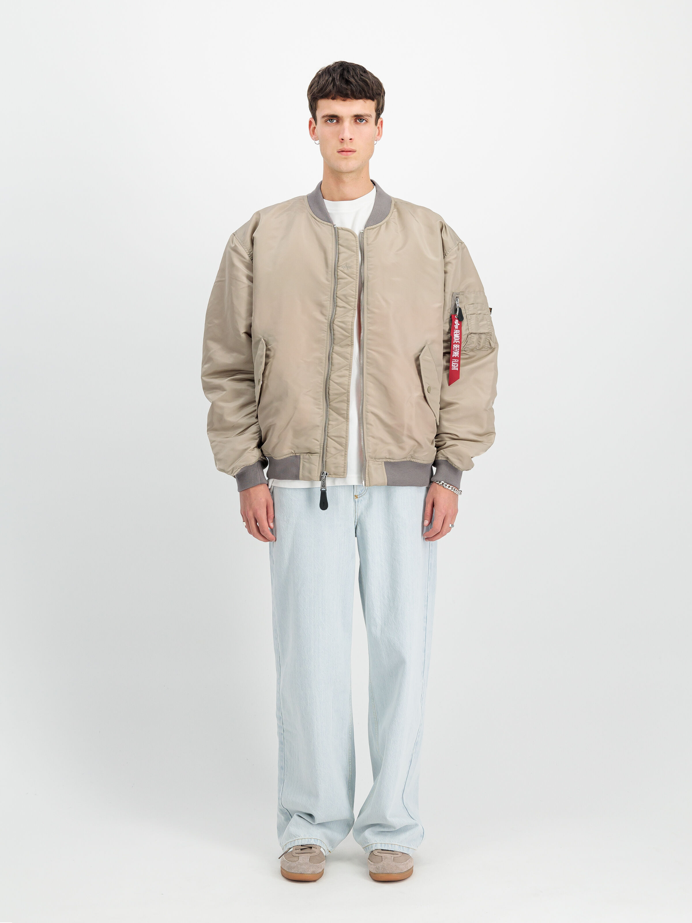 MA-1 CS Bomber Jacket vintage sand 136136_679_2_model_00001_122335