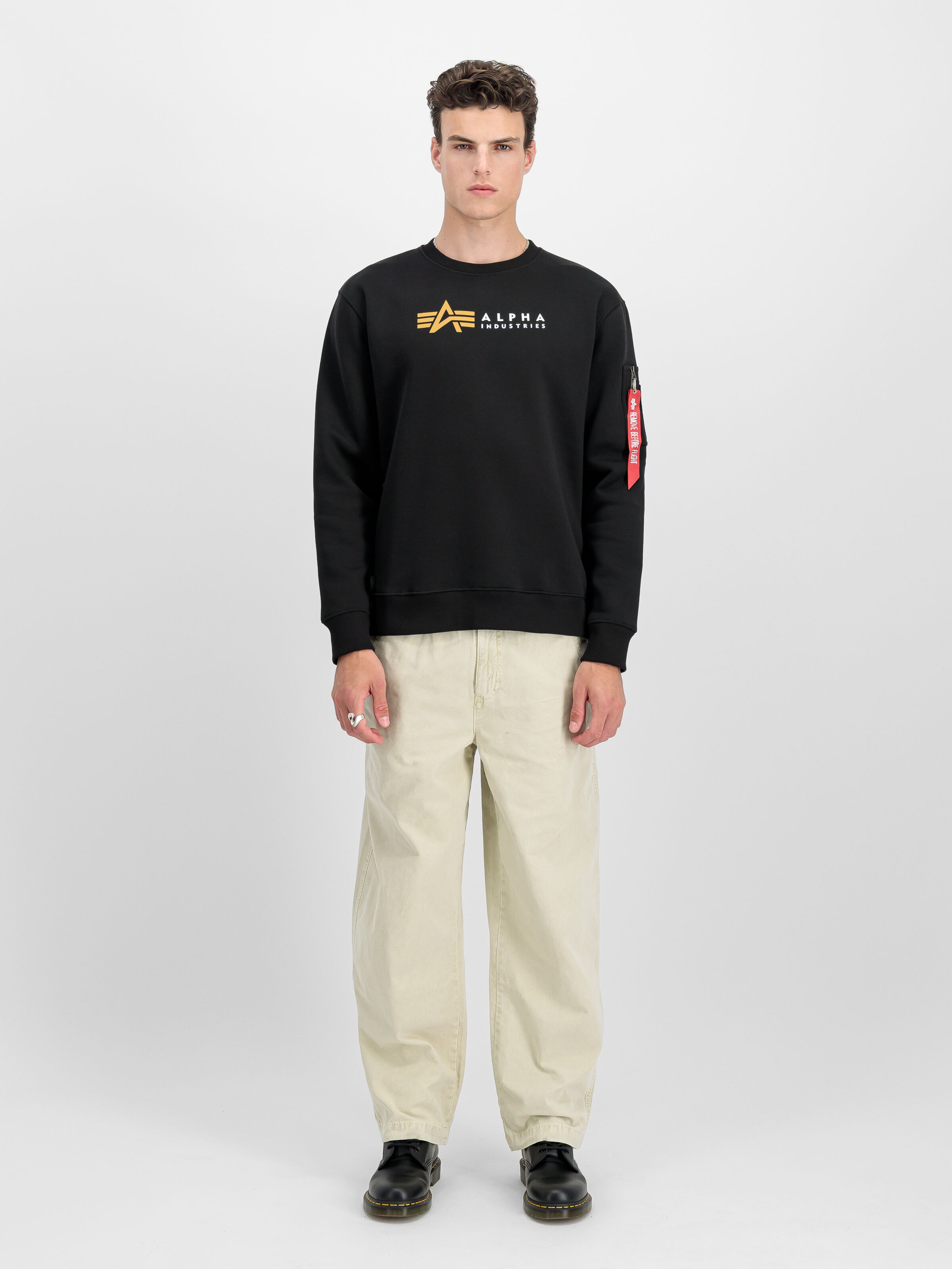 Alpha Label Sweatshirt black 118312_03_2_model_00001_189127