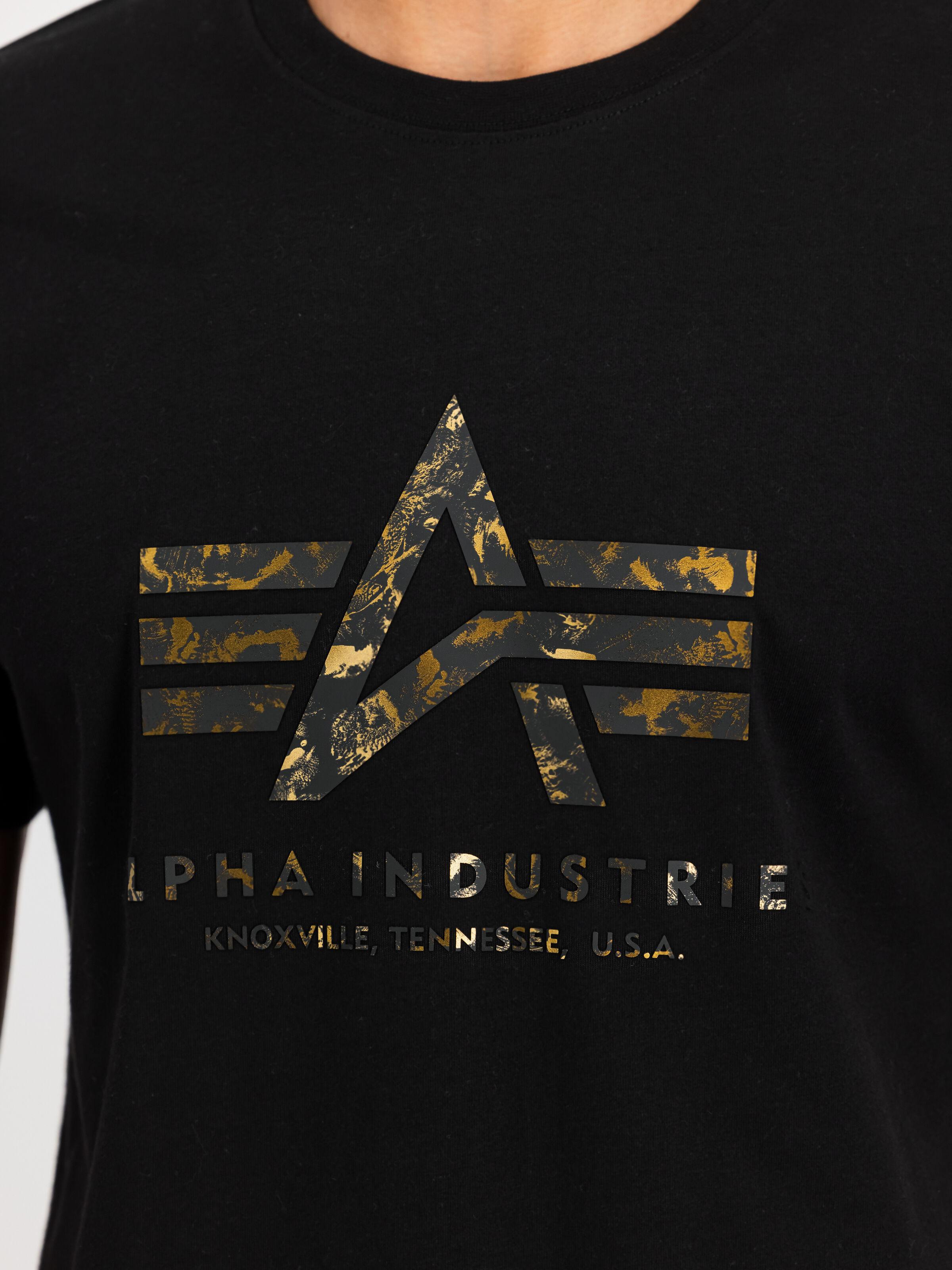 Basic Big Logo Effect Print T-Shirt black 100501EP_03_3_detail_00001_197270