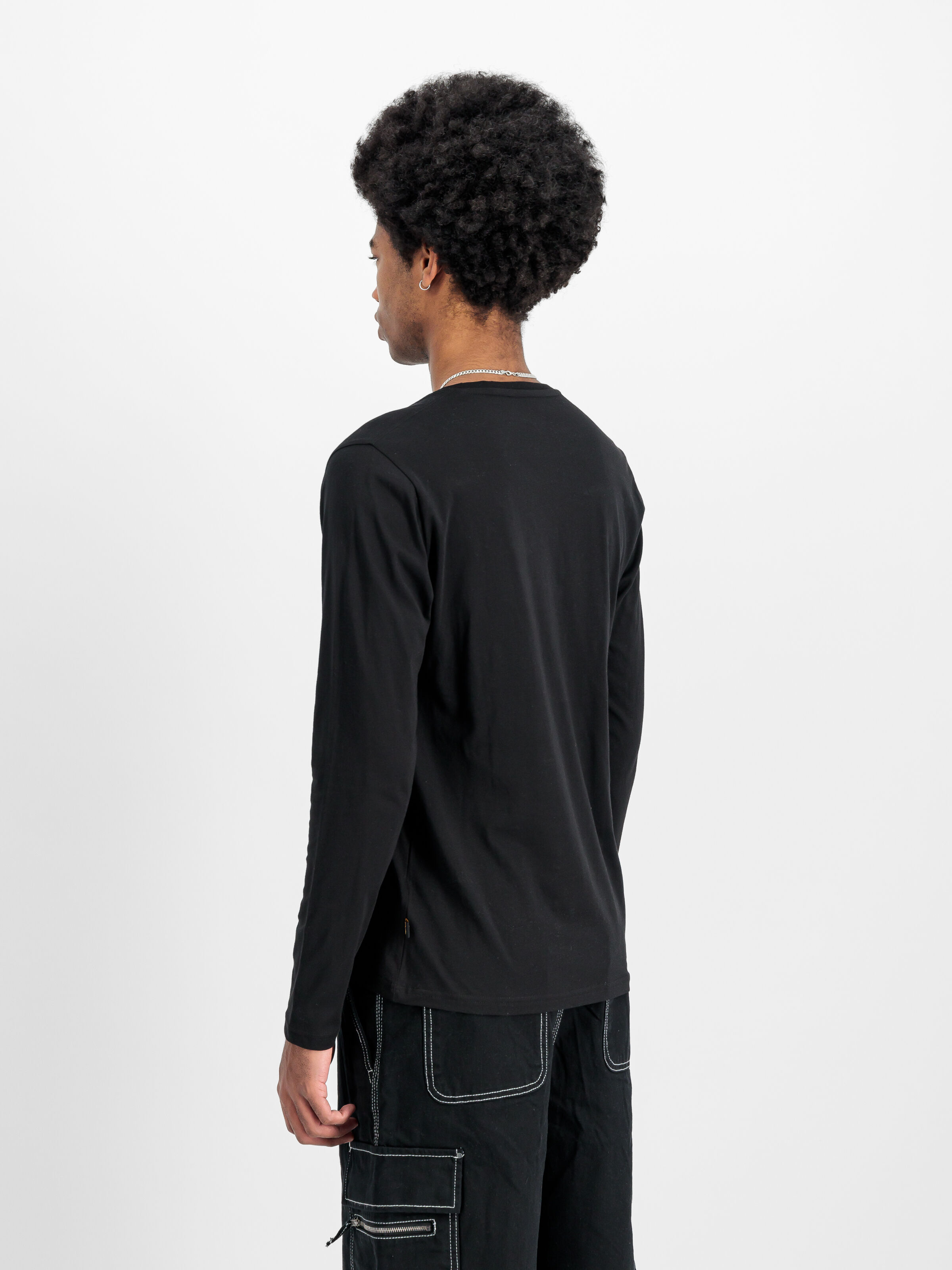 Basic Big Logo Longsleeve black 100510_03_2_model_00004_130498