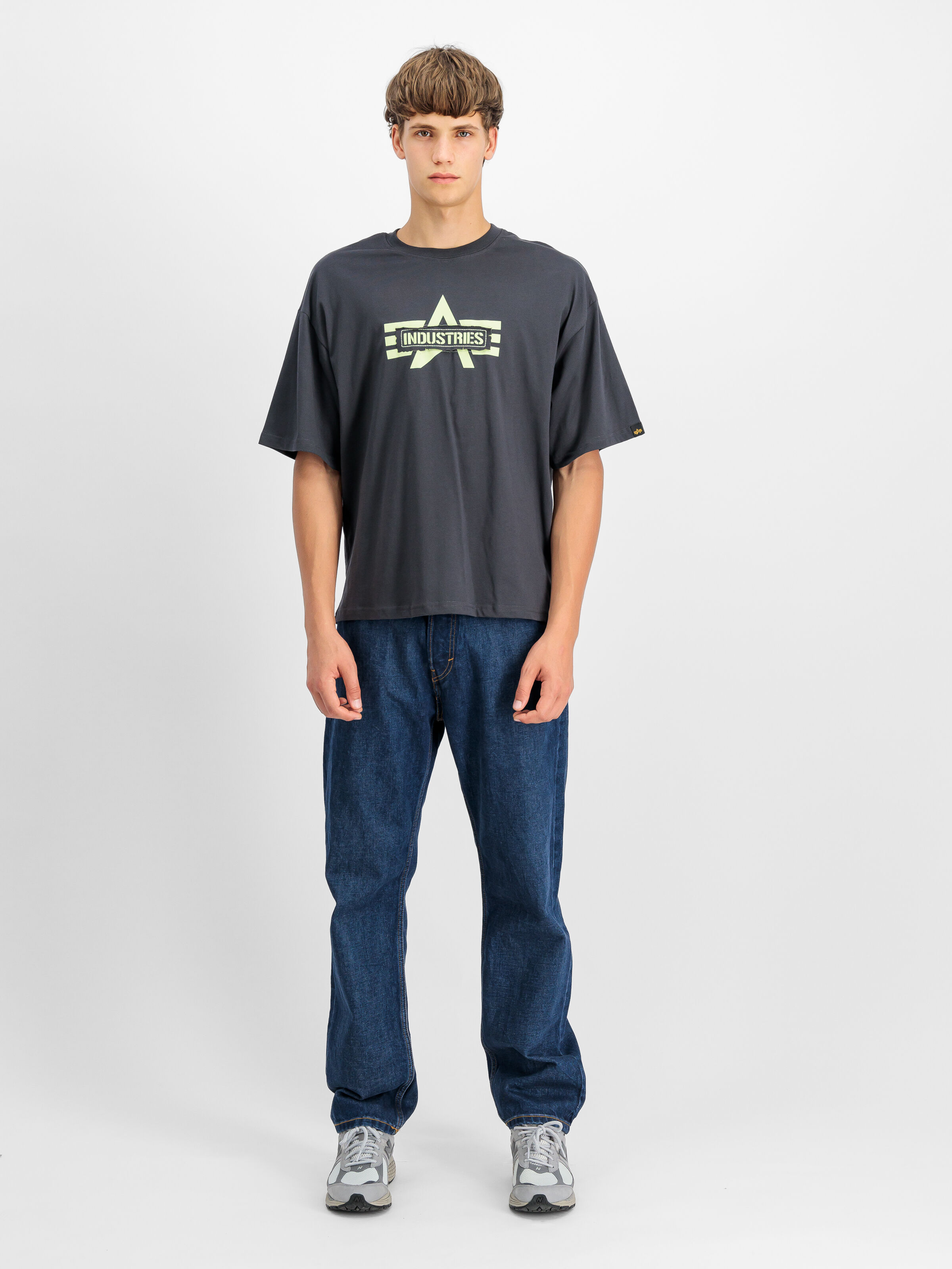 Logo Edge T-Shirt vintage grey 148507_684_2_model_00001_108166
