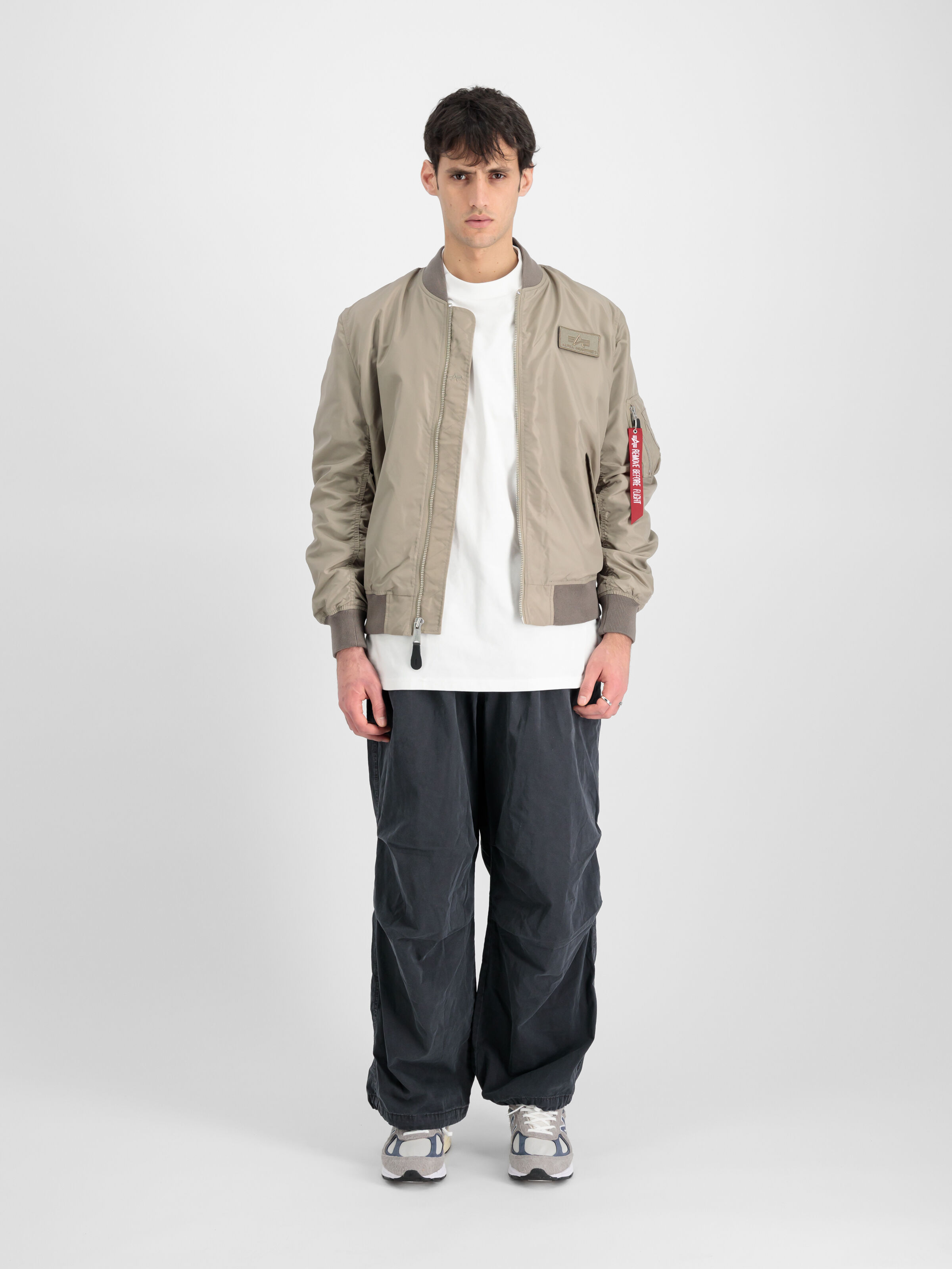 MA-1 TTC Light Bomber Jacket vintage sand 126101_679_2_model_00001_111721