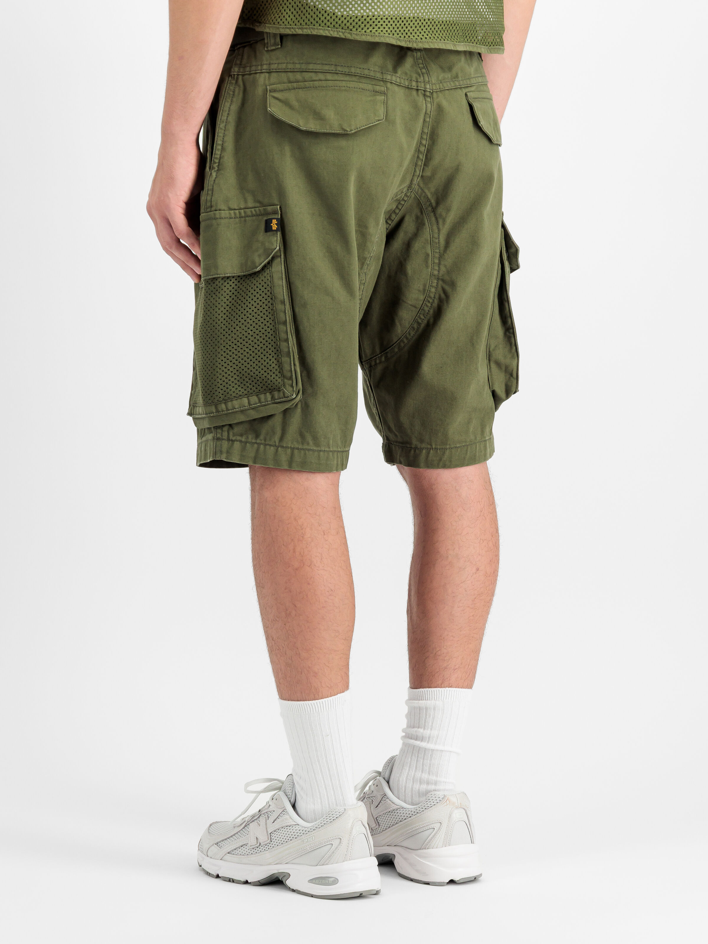 Mesh Utility Short dark olive 266251_142_2_model_00003_223694