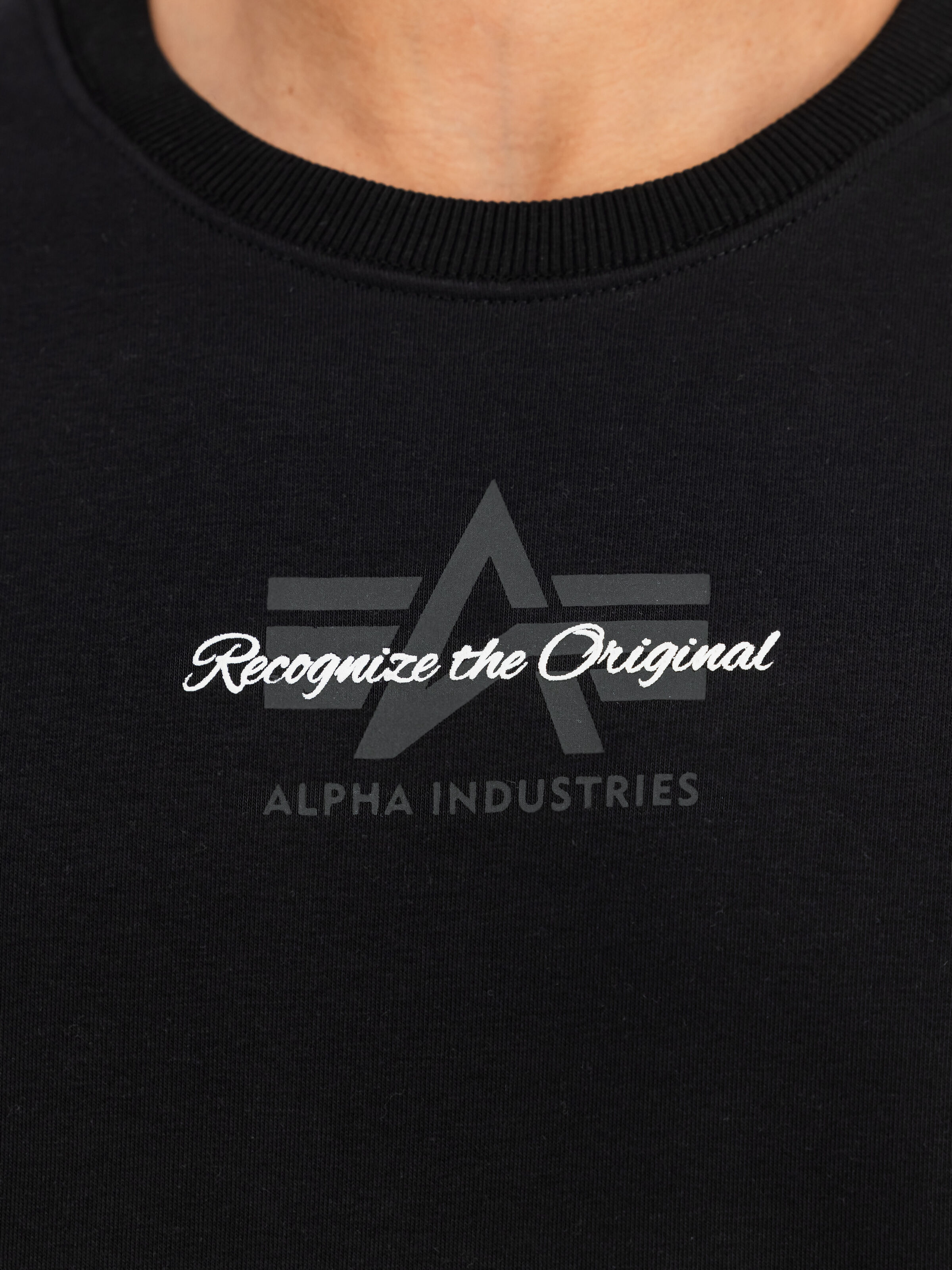 Foam Mid Logo Sweatshirt black 266305_03_3_detail_00001_196035