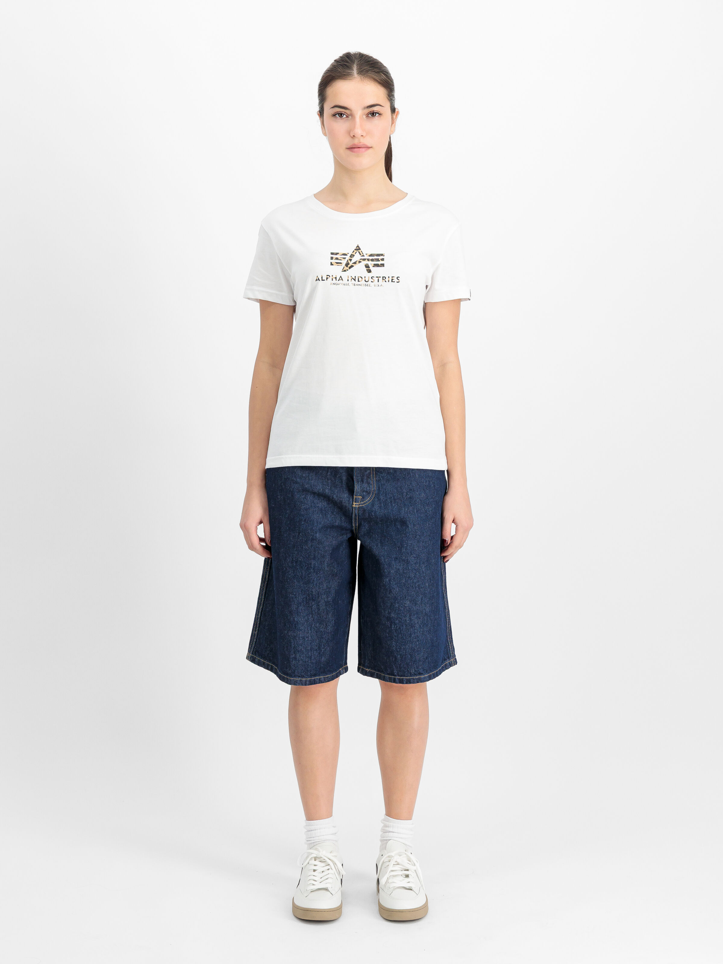 Basic Big Logo Mirror Leo T-Shirt Women white 196051ML_09_2_model_00001_199311