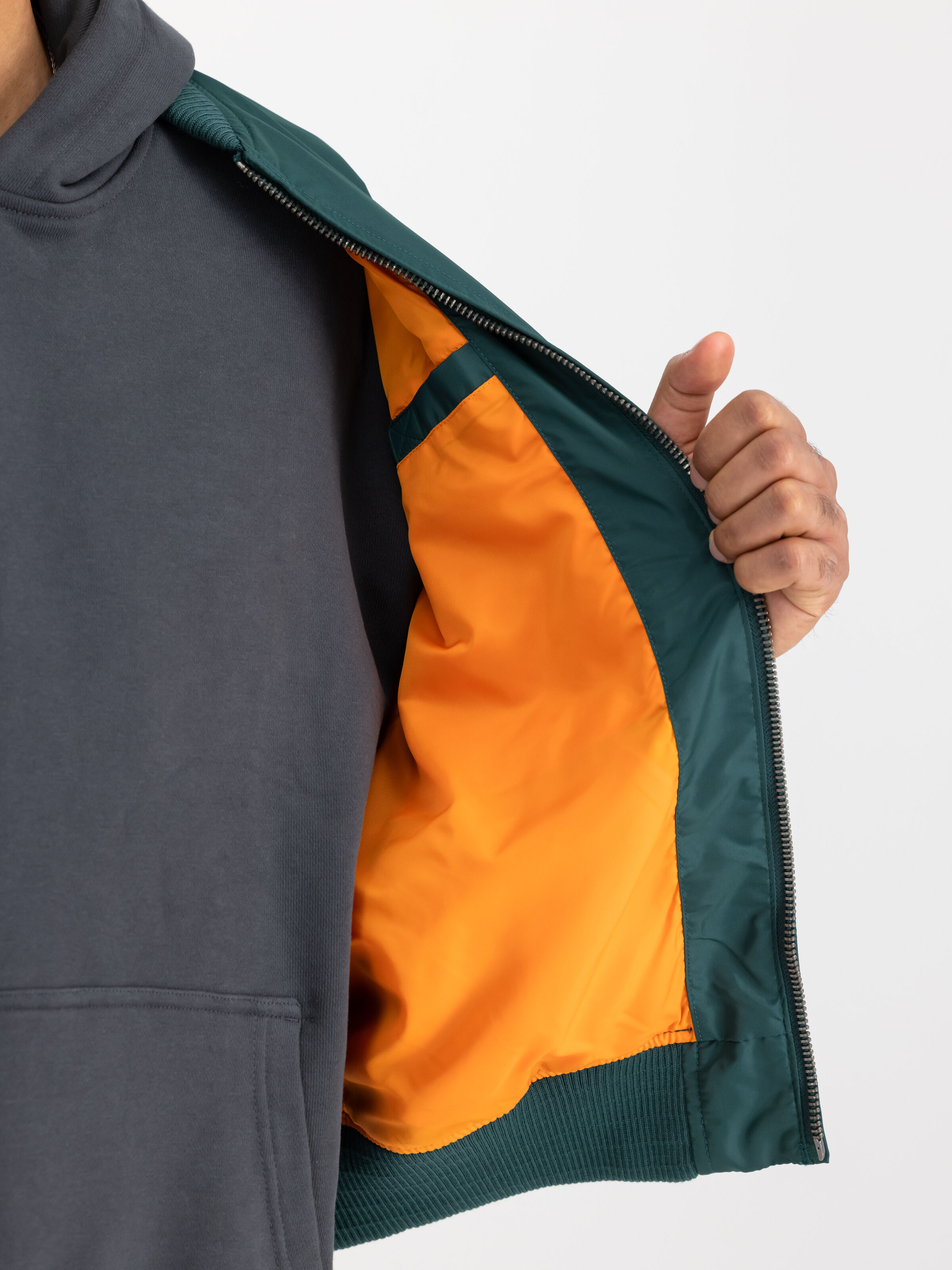 MA-1 TT Light Bomber Jacket Force Green 191103_720_3_detail_00001_97122