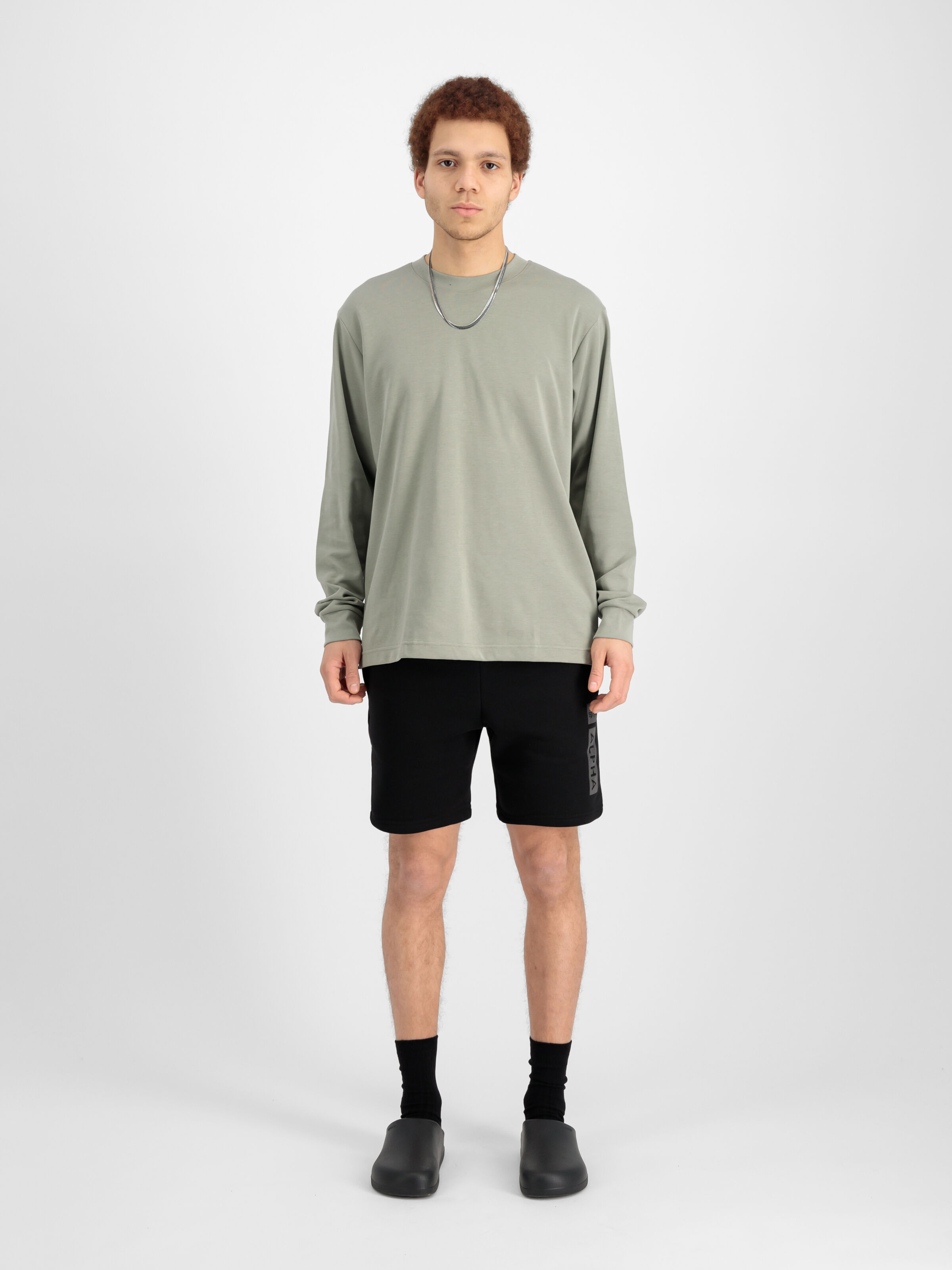 Alpha Puff Print Short black 146365_03_2_model_00001_149460
