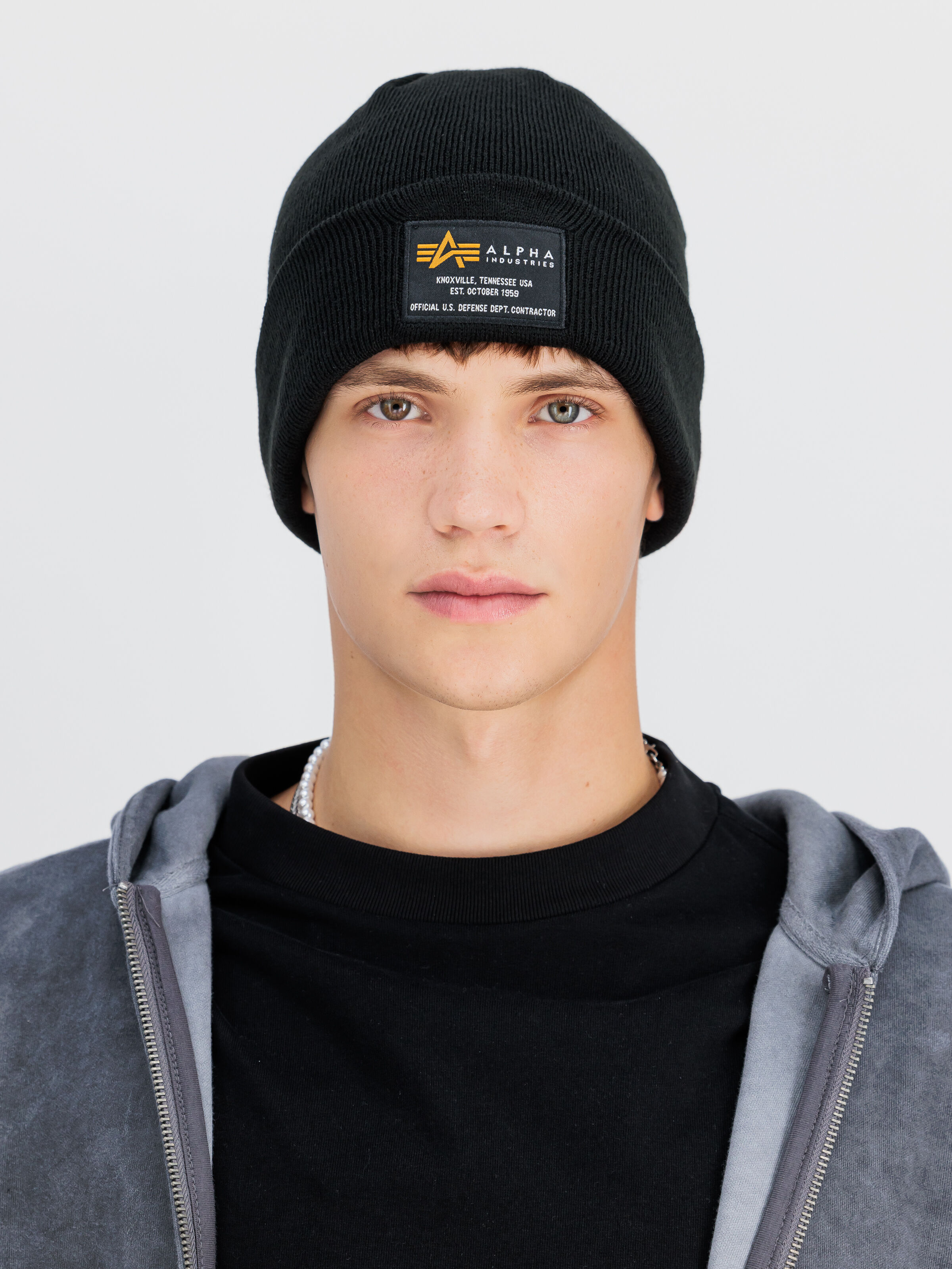 Crew Beanie black 128924_03_2_model_00001_120848
