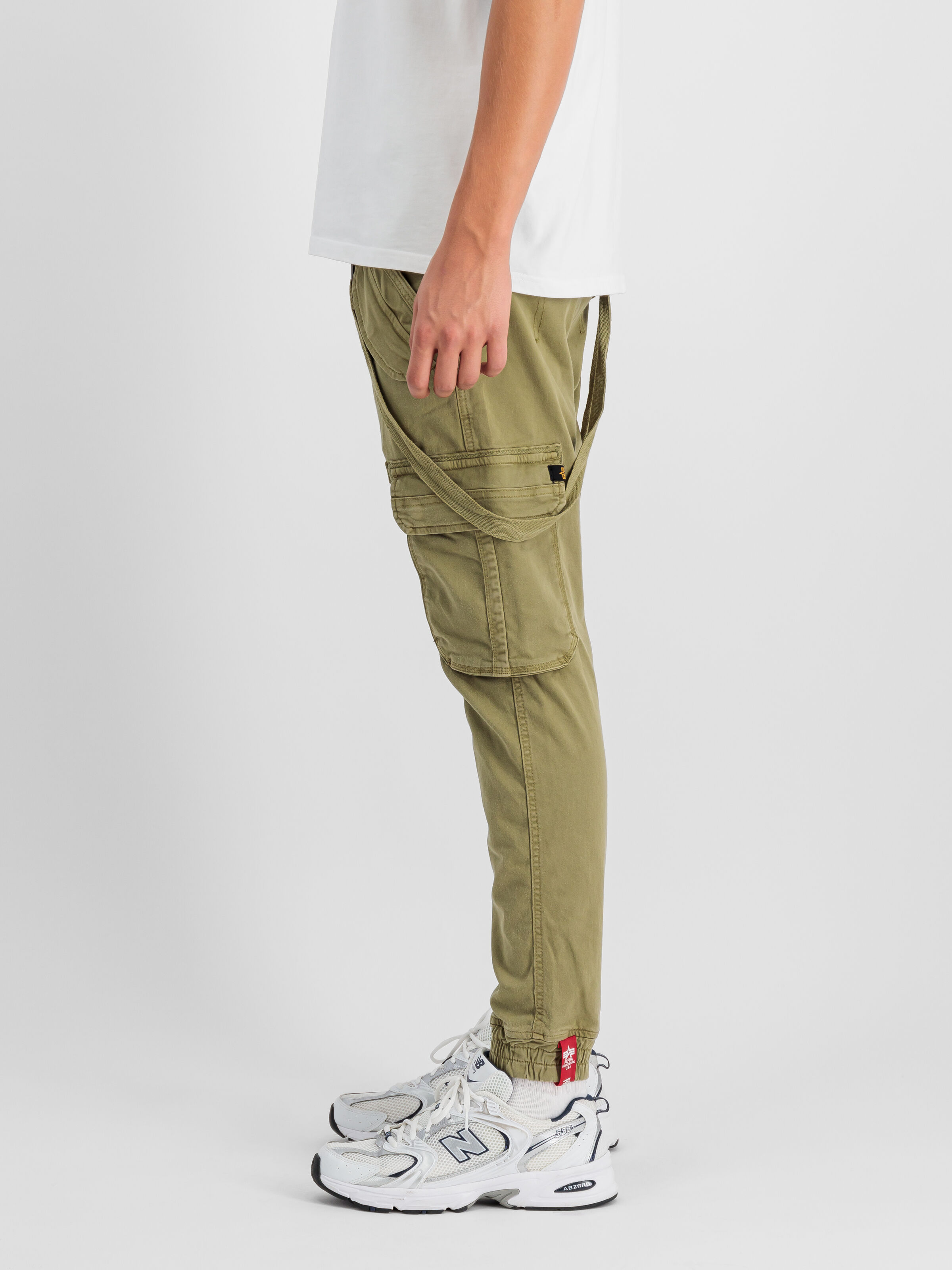 Utility Pant olive 128202_11_2_model_00004_105981