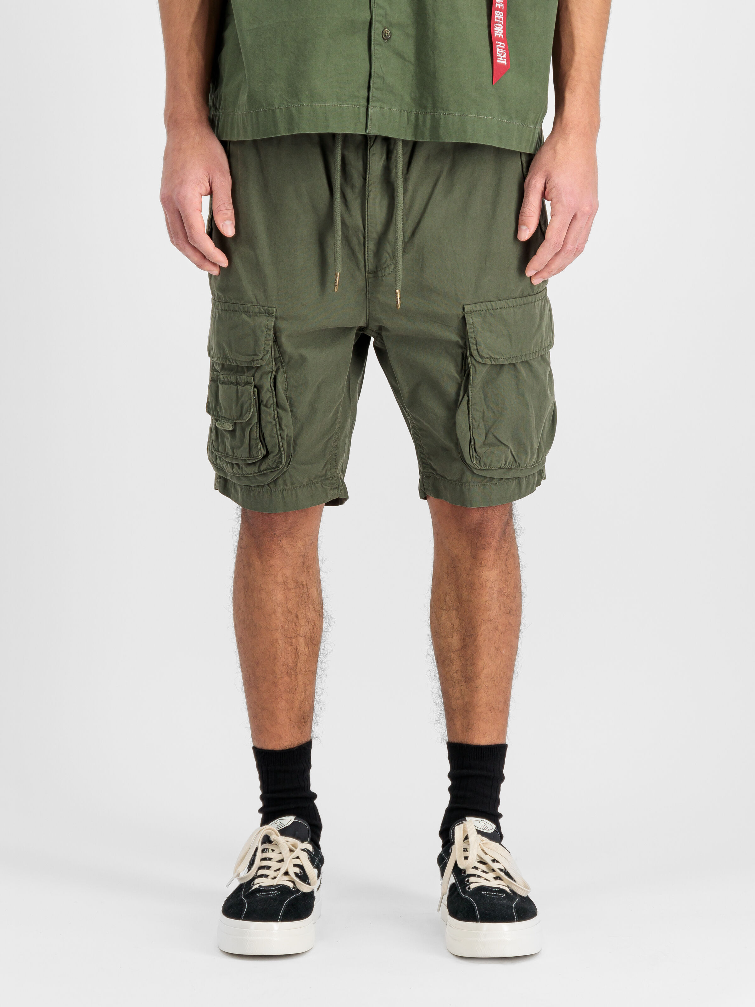 Aloha Safari Short dark olive 156255_142_2_model_00003_143881.jpg