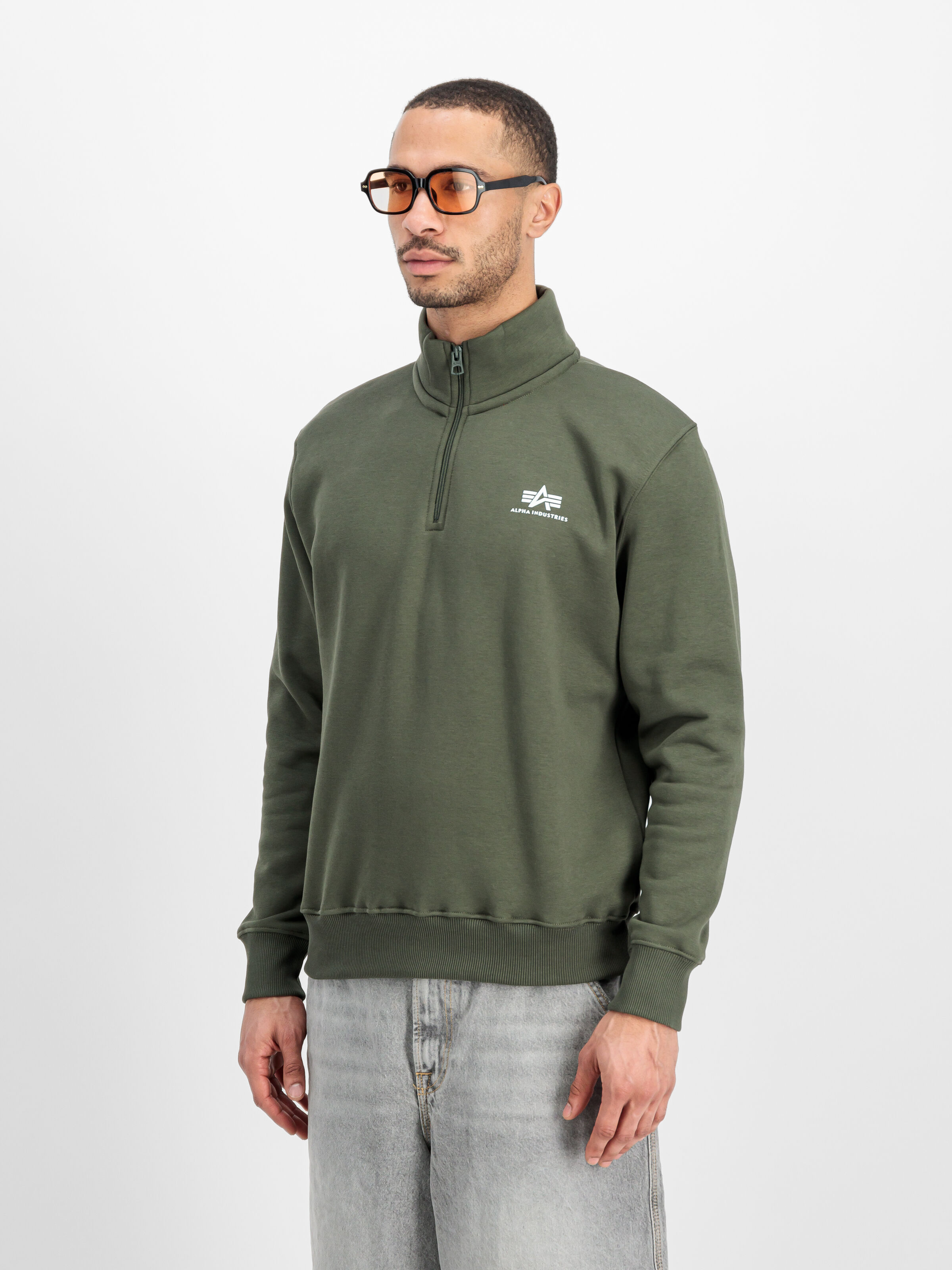 Half Zip Small Logo Sweatshirt dark olive 108308_142_2_model_00003_125658