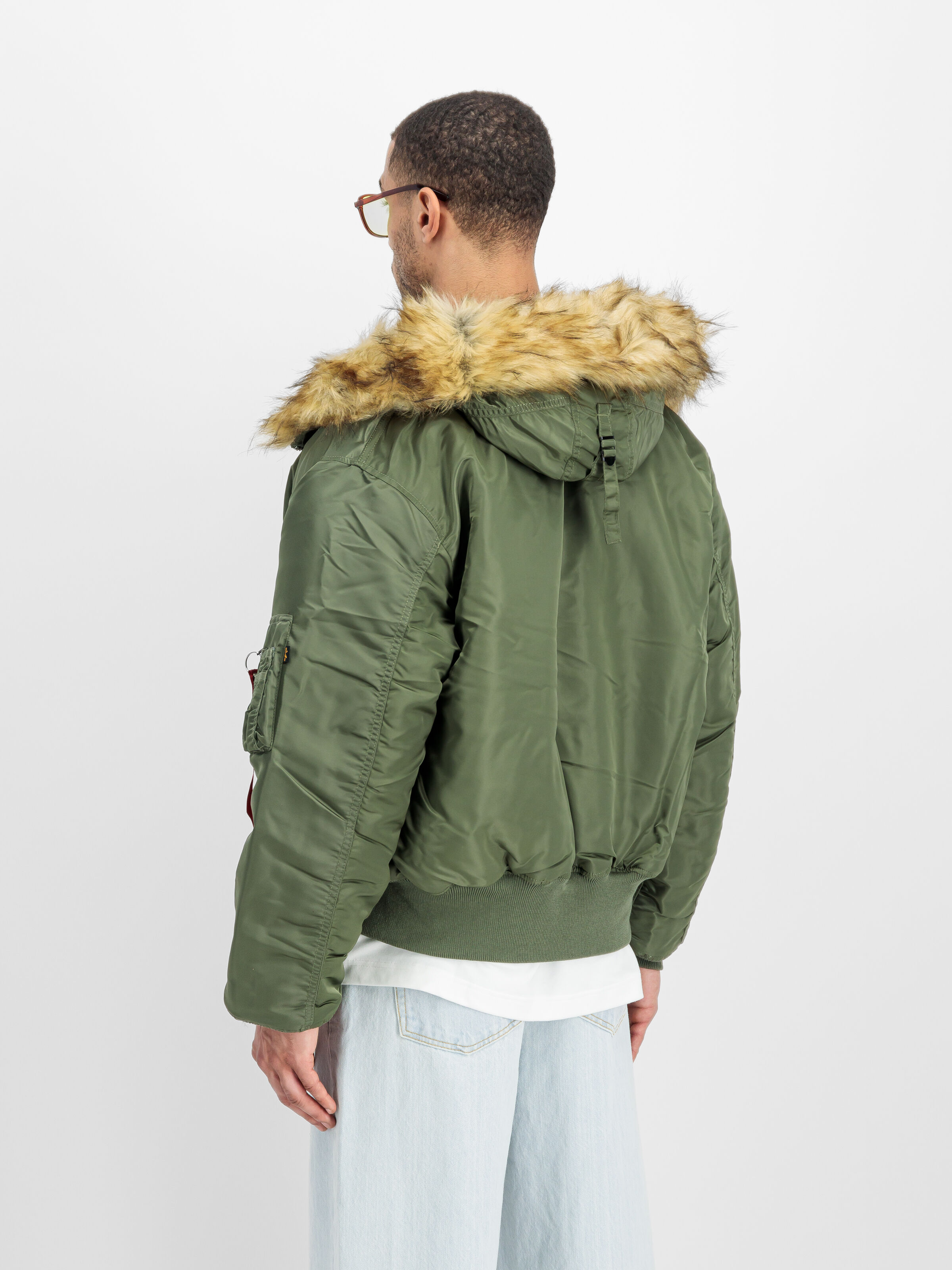 45/P Hooded Bomber Jacket sage-green 144103_01_2_model_00004_125837